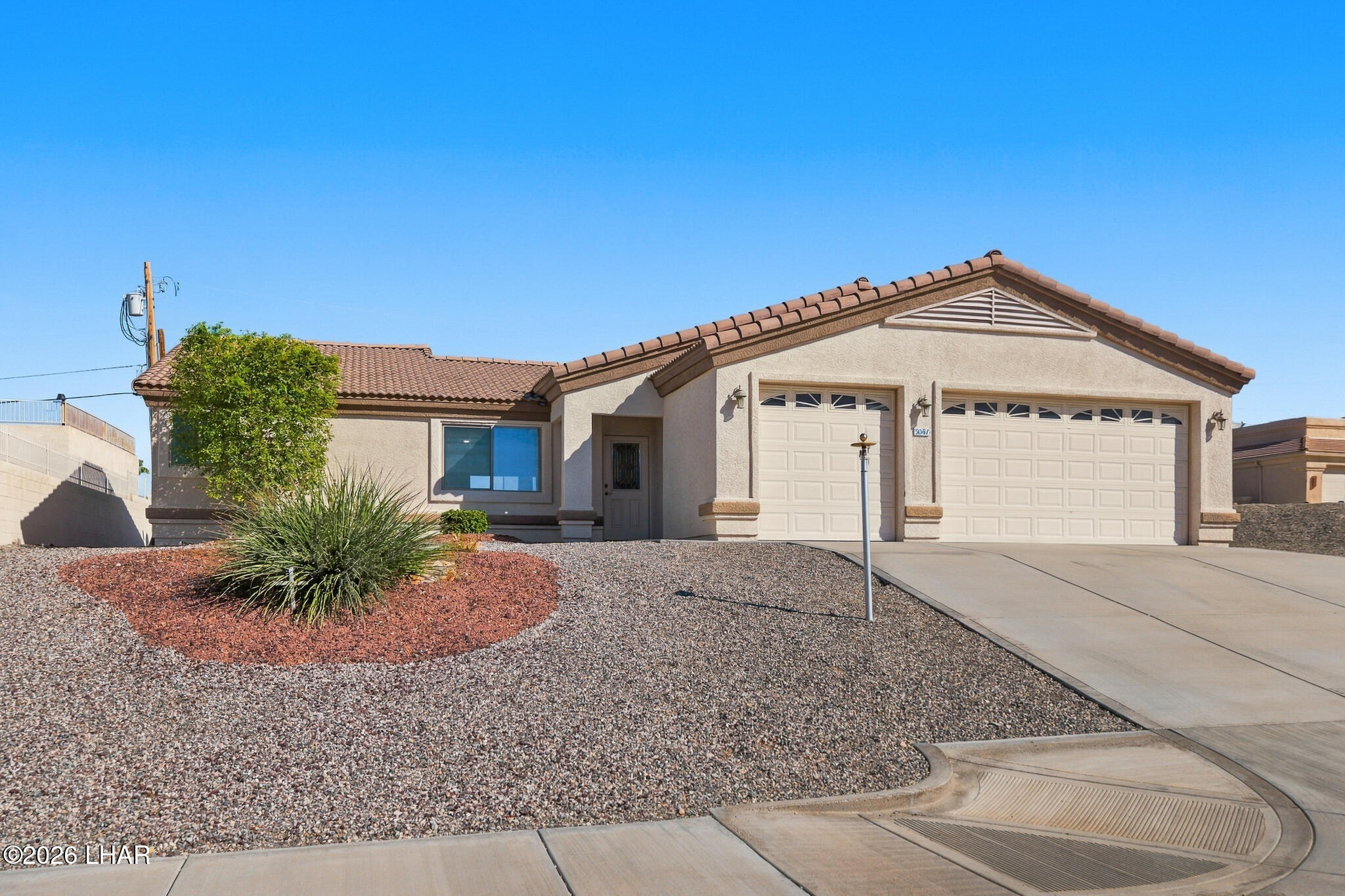 3061 Shoshone Dr — photo