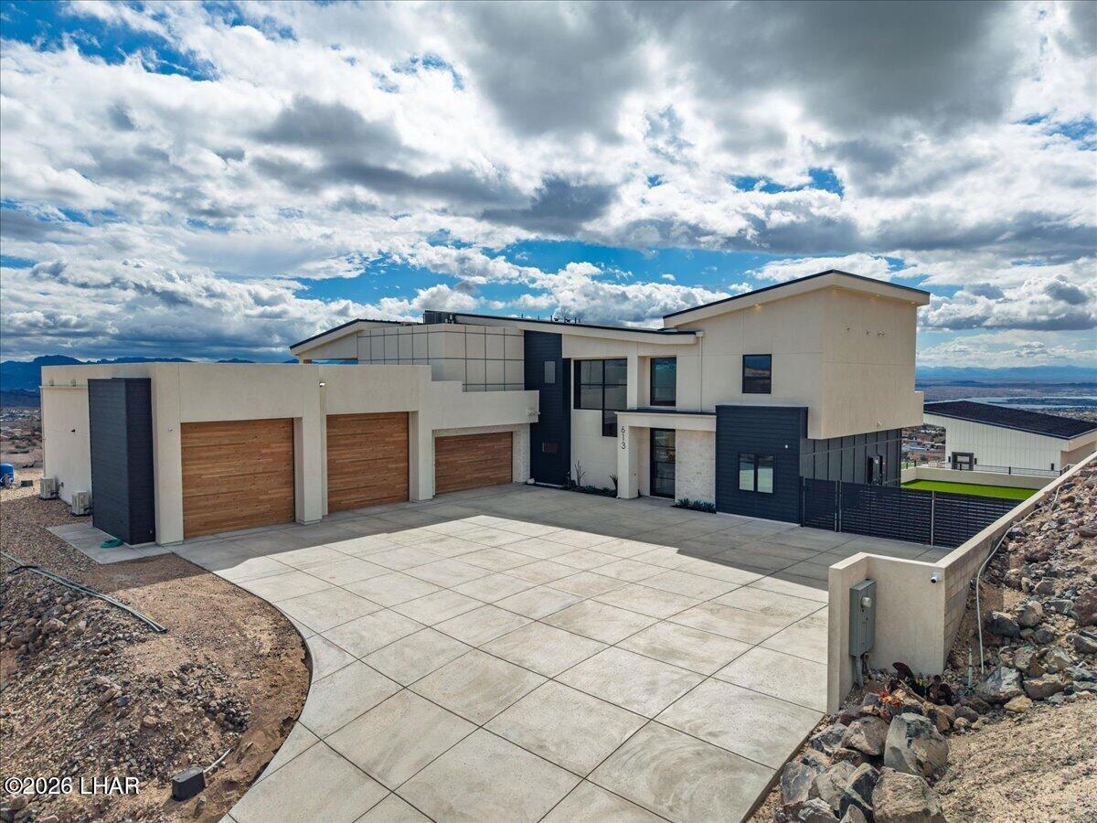 613 S Sunset Ridge Ave — photo