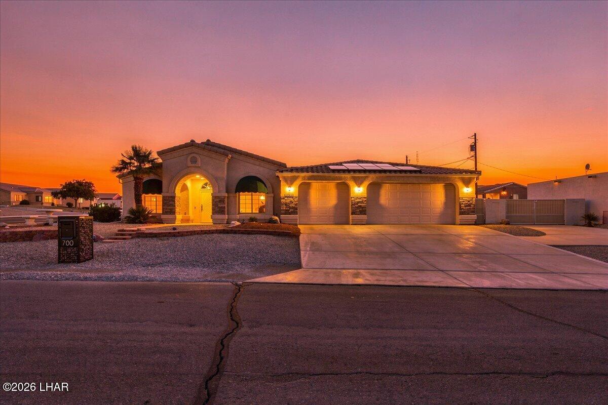 700 Sumac Dr — photo