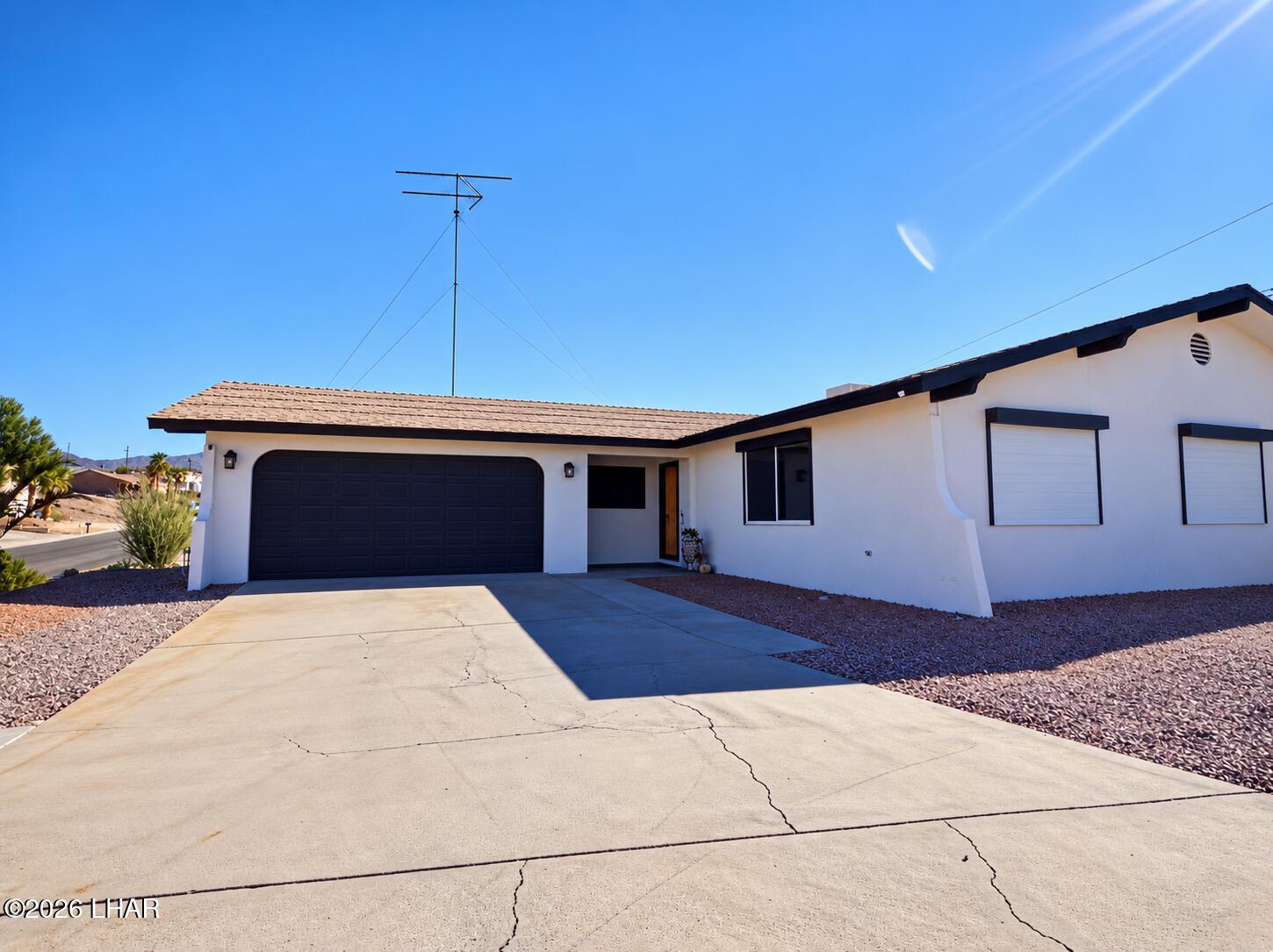 650 Rolling Hills Dr — photo
