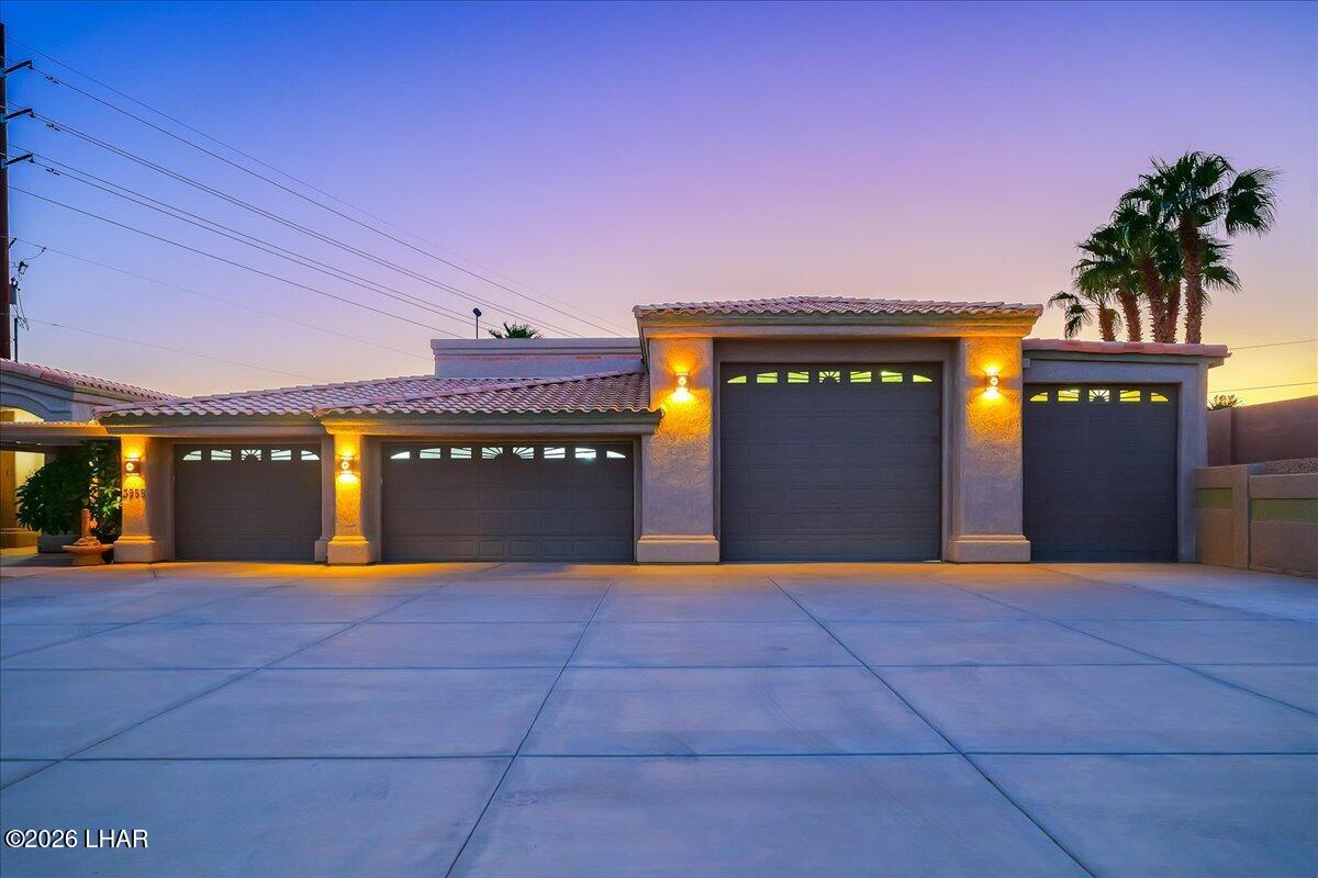 3955 Mediterranean Ln — photo