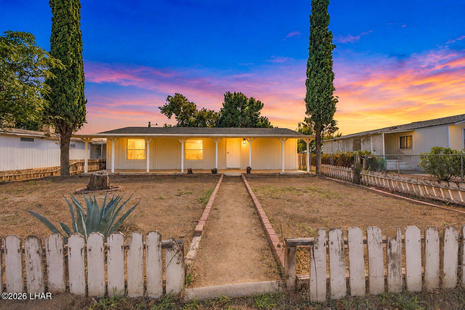 1630 E Glen Pl — photo