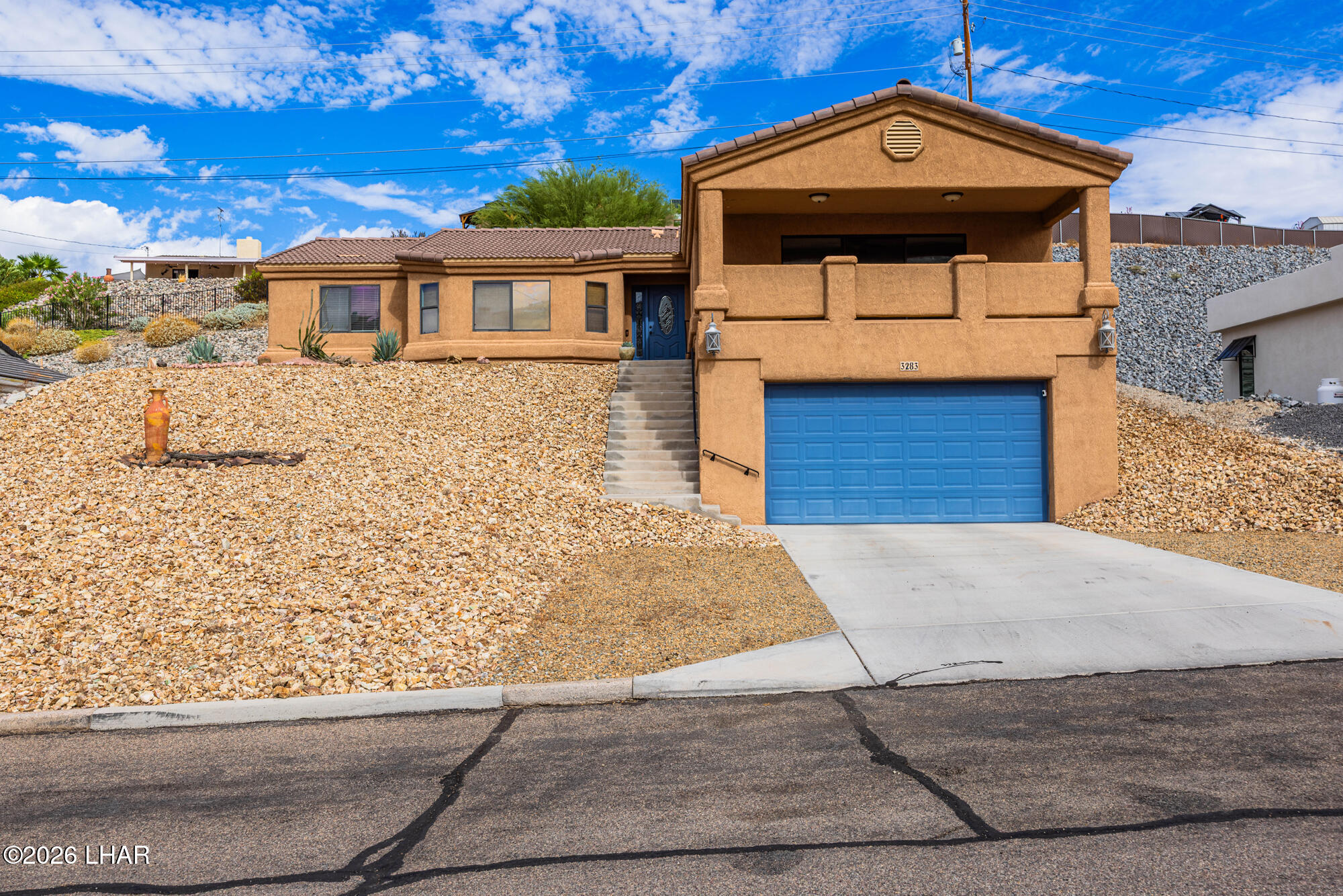 3283 Crestview Dr — photo
