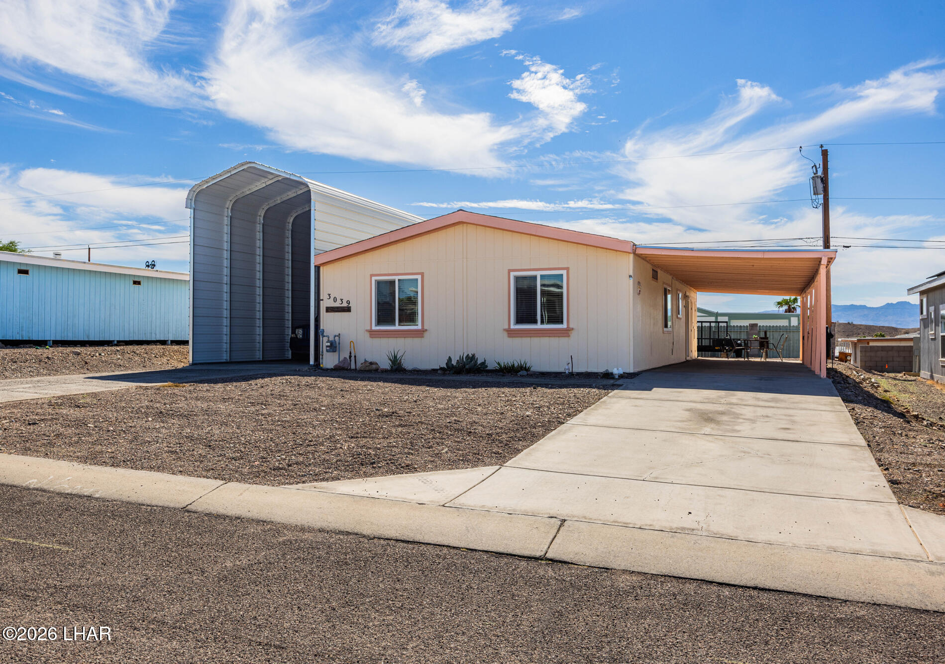 3039 Lake Dr — photo