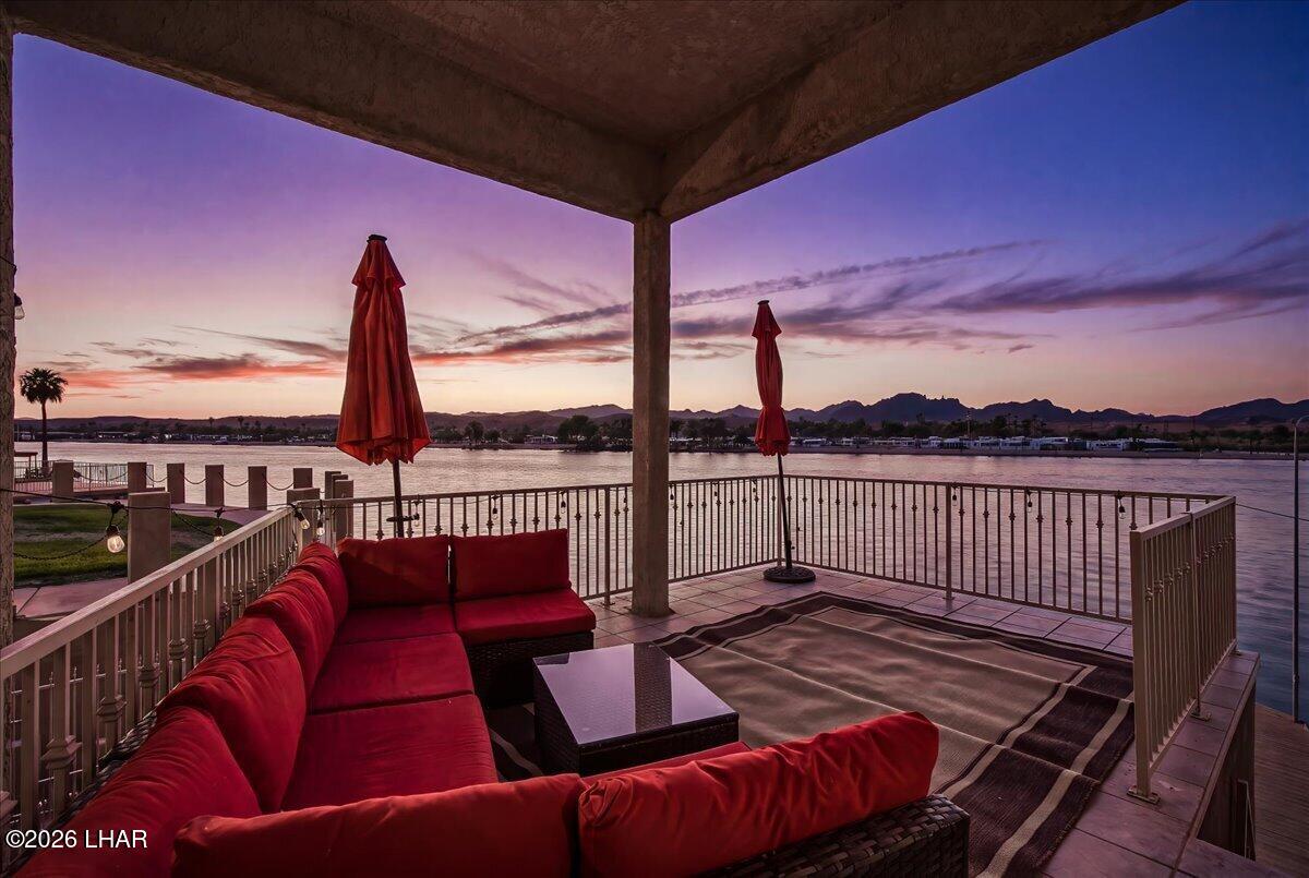 8532 Riverside Dr — photo