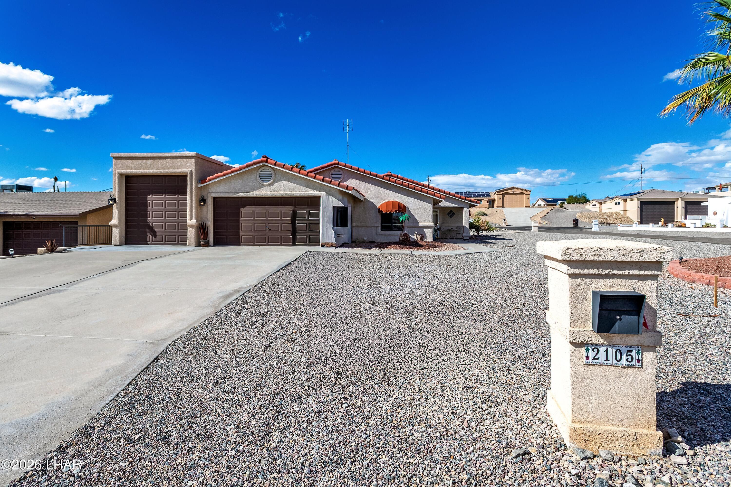 2105 Cosnina Dr — photo