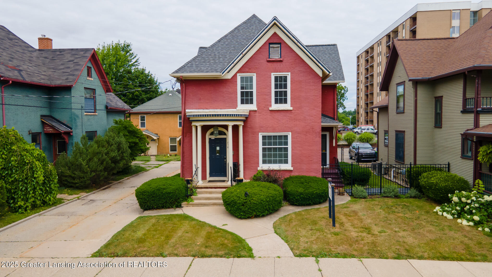 414/416 W Ionia Street — photo