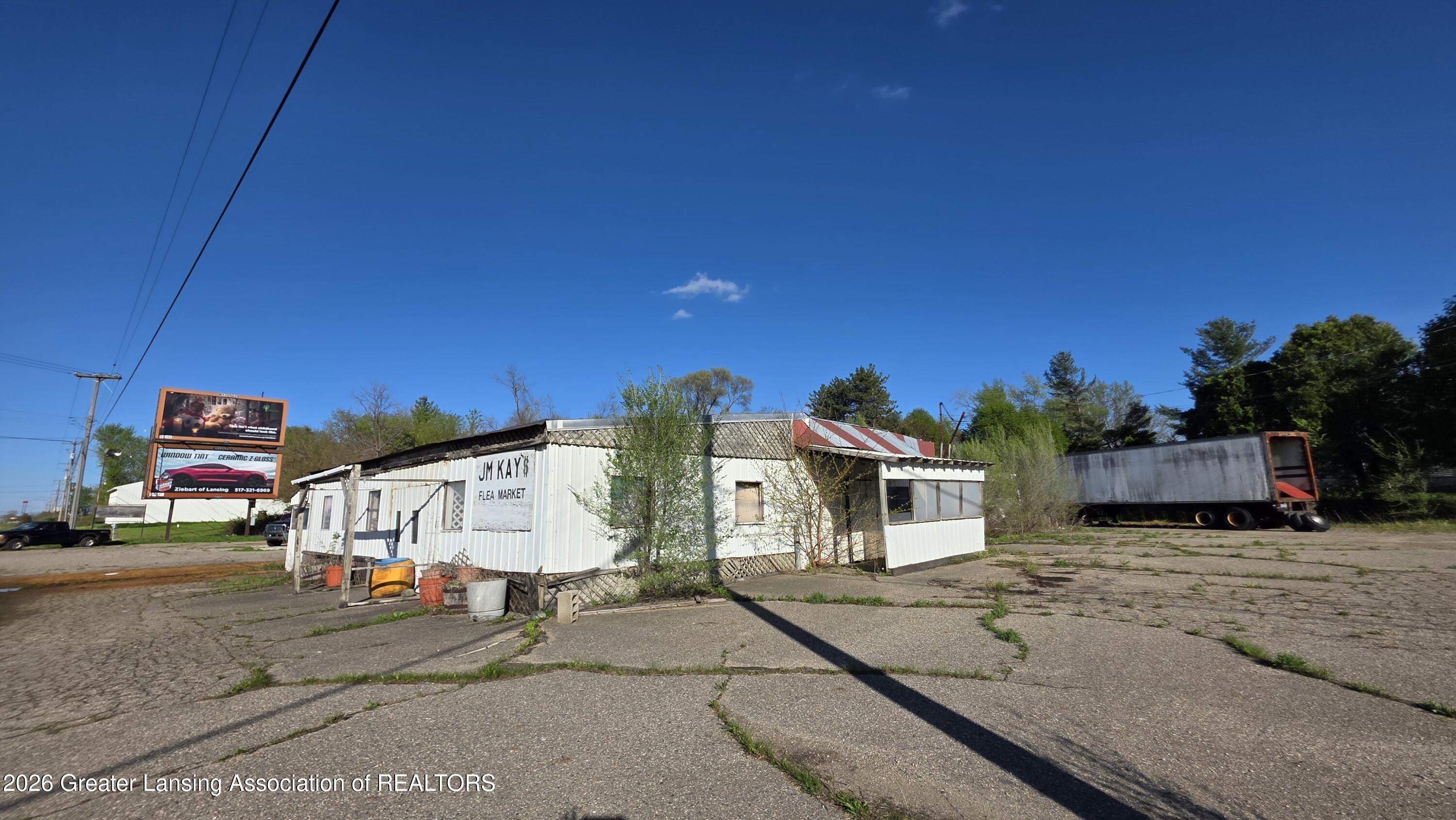 6702 Lansing Road — photo