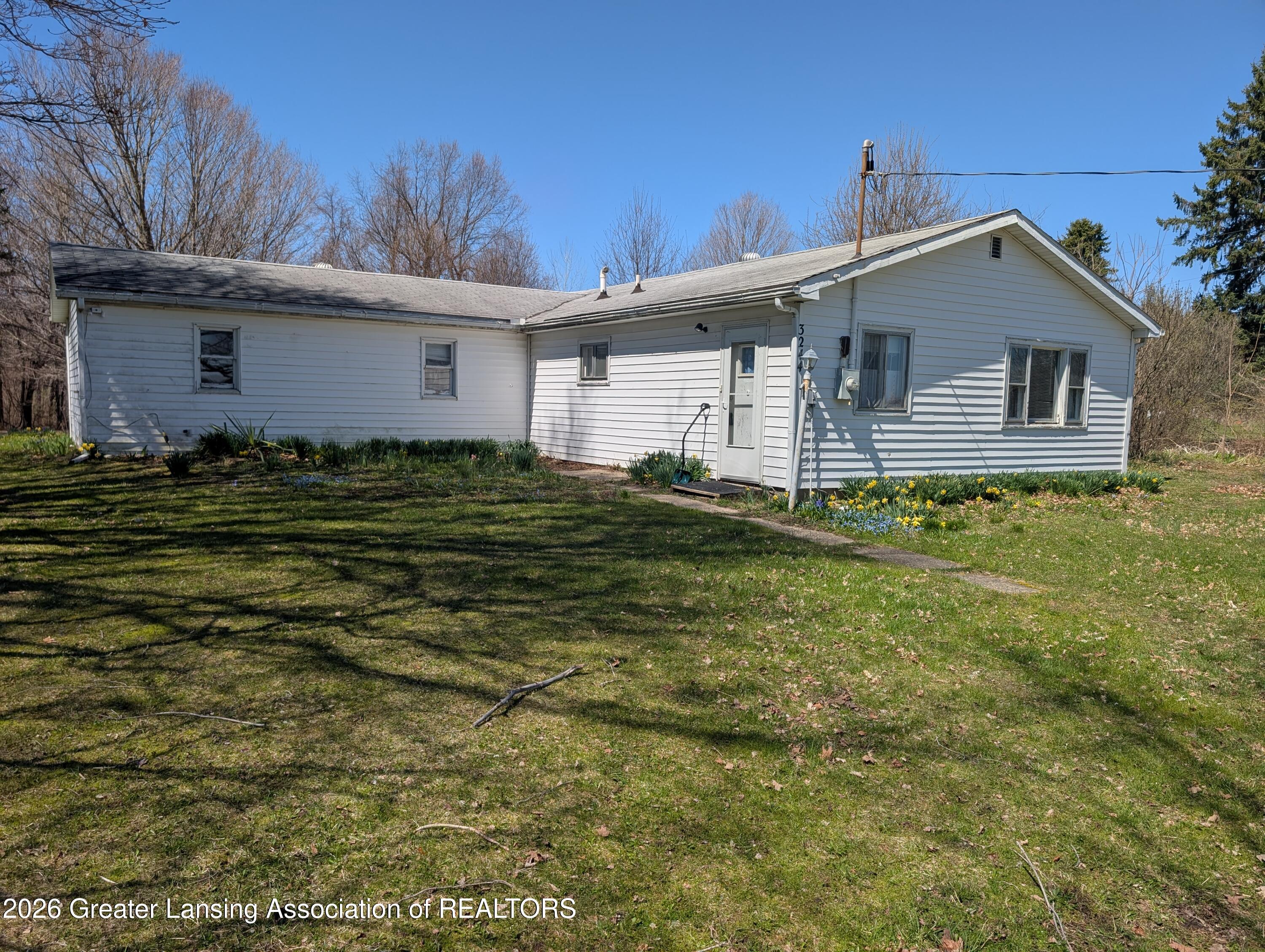 3244 Tuttle Road — photo