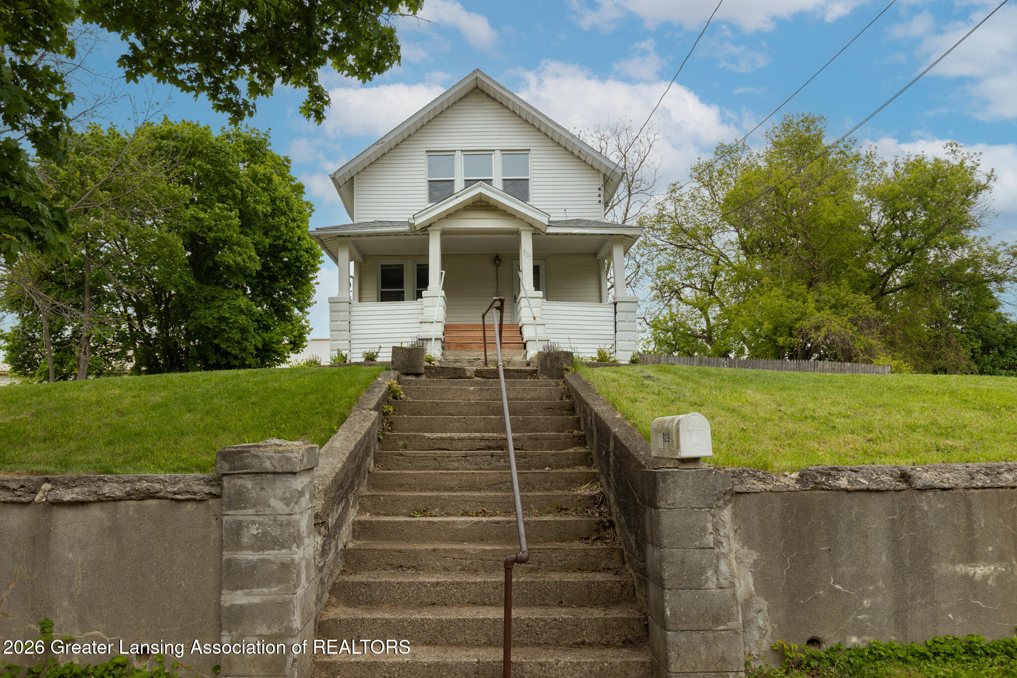 929 Dakin Street — photo