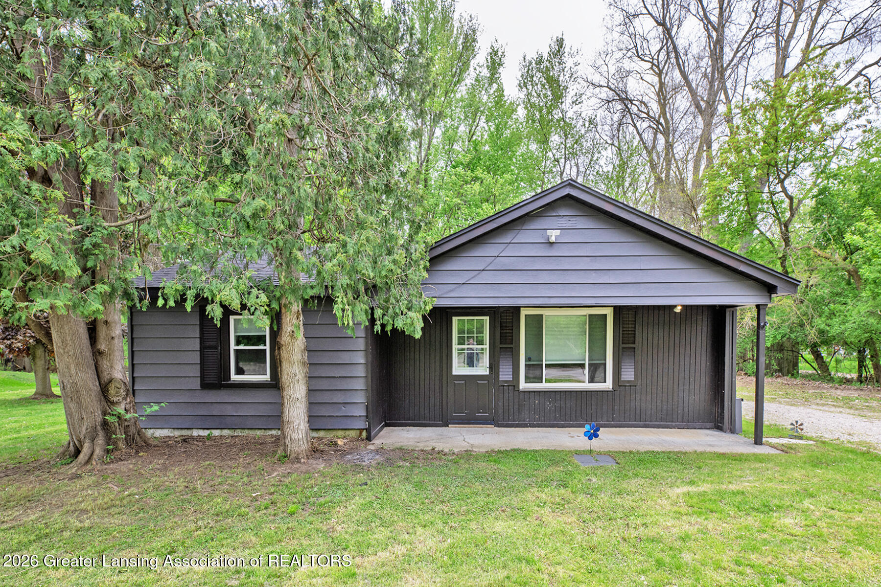 2275 E Lake Lansing Road — photo