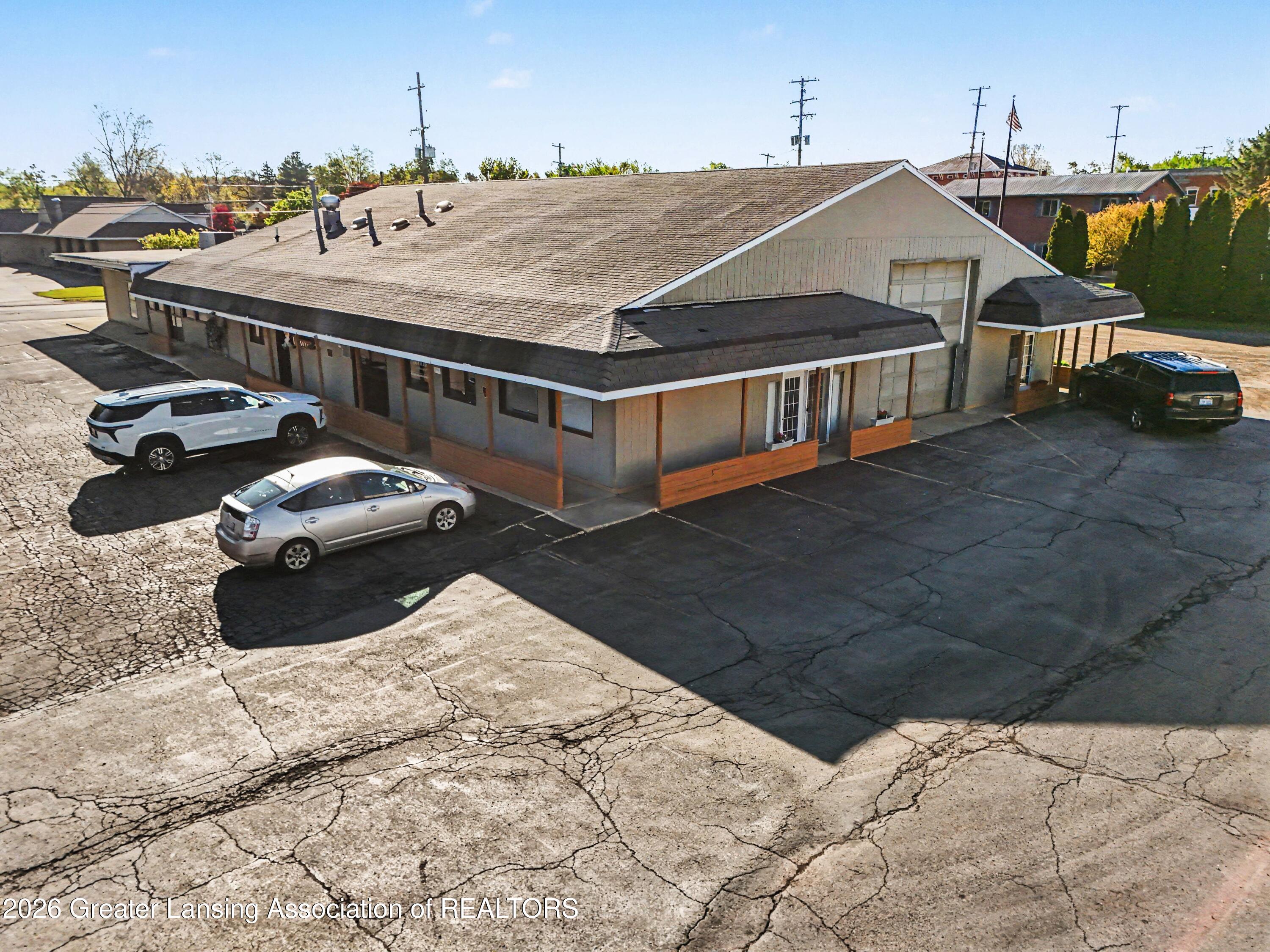 131 N Lake Street — photo
