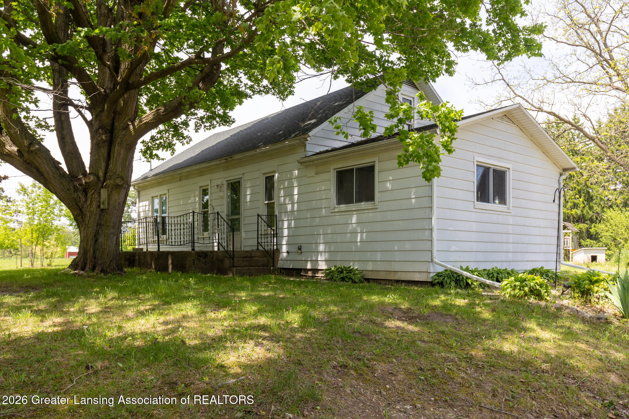 1008 W Grand River Road — photo