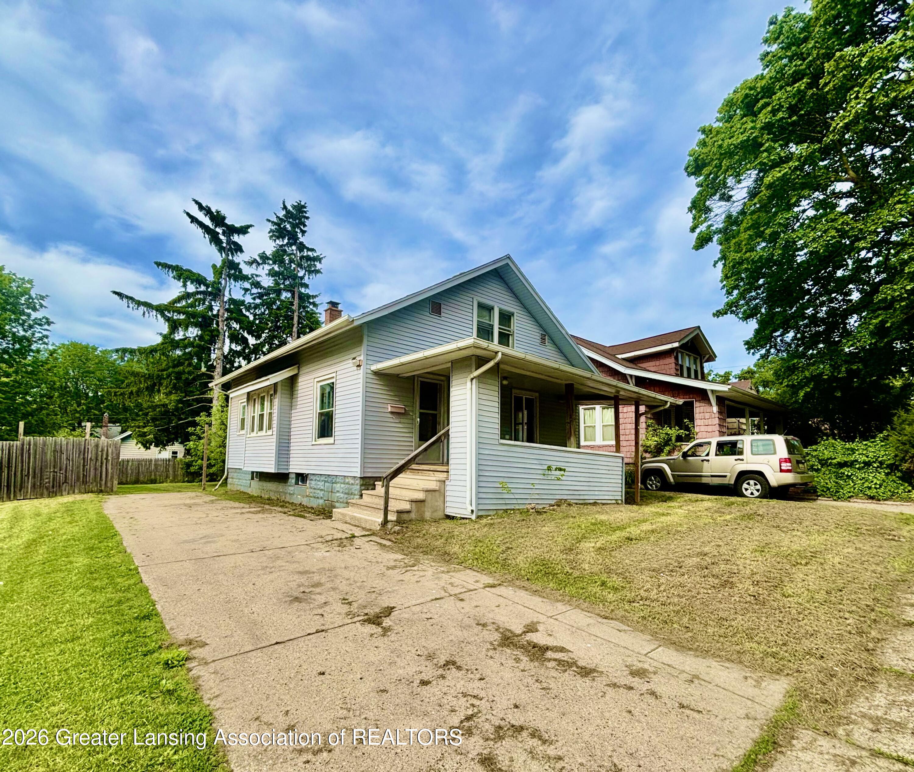 1111 Walsh Street — photo