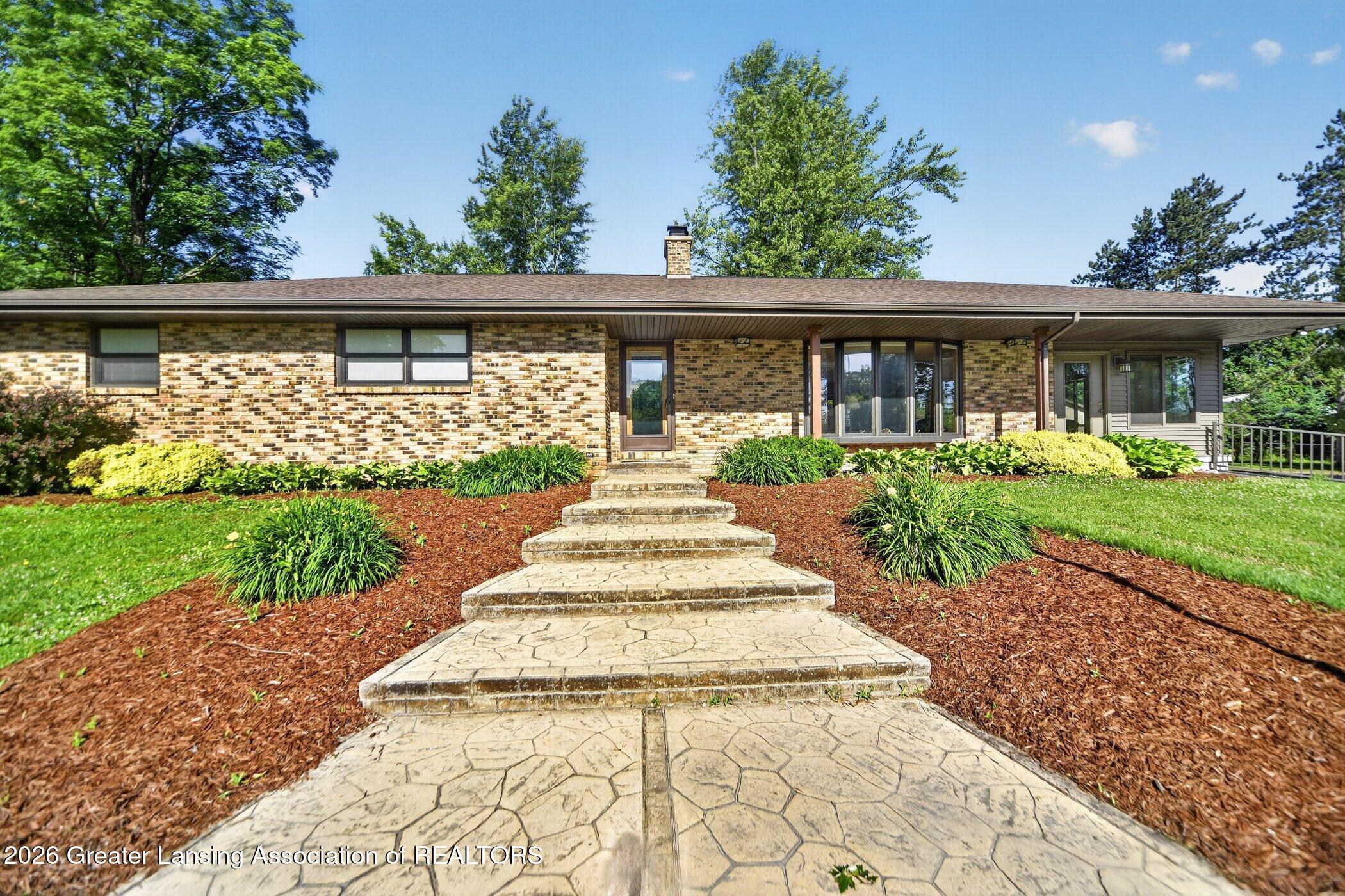 11165 Nixon Road — photo