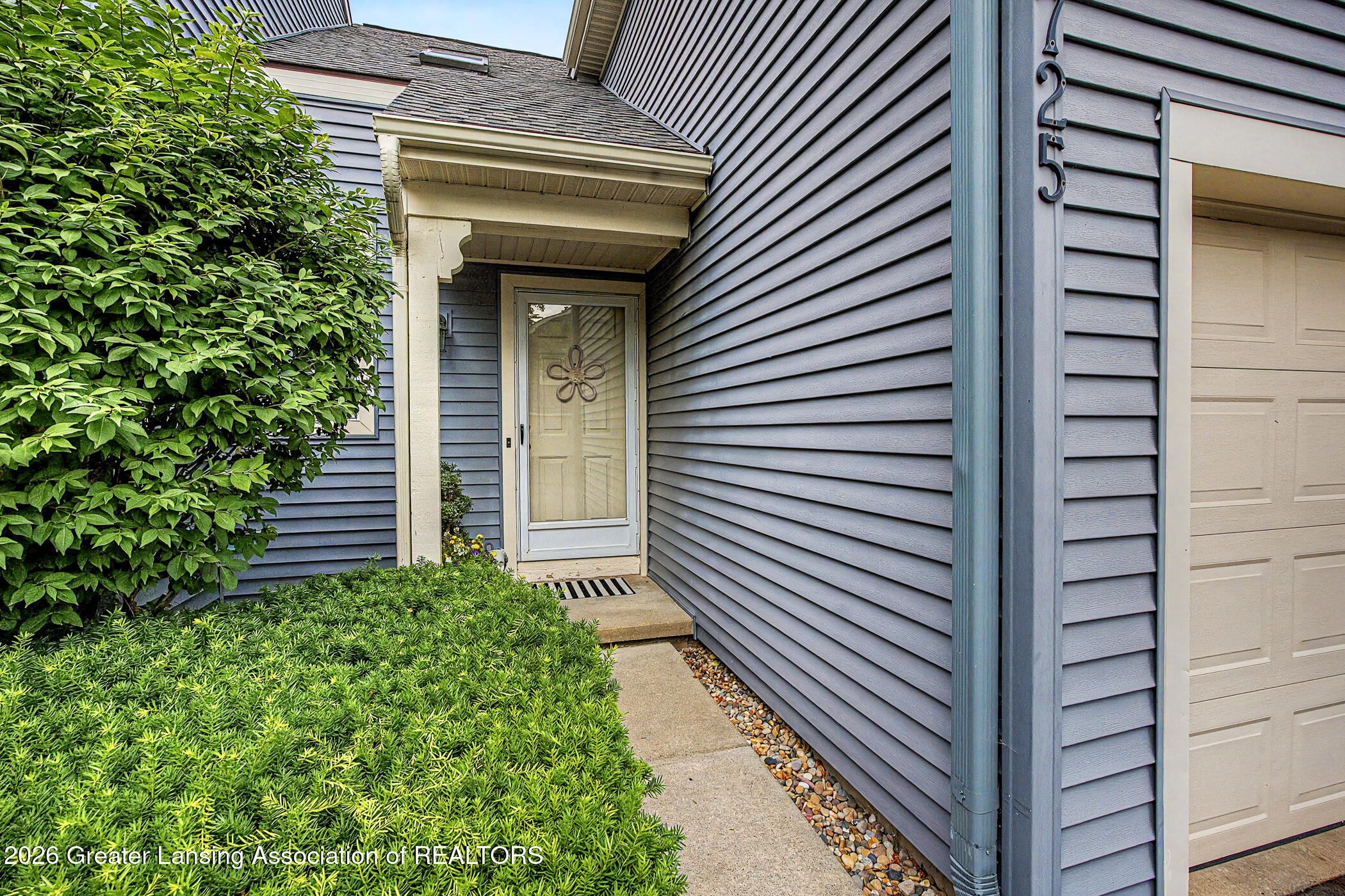 1725 Whitegate Lane — photo
