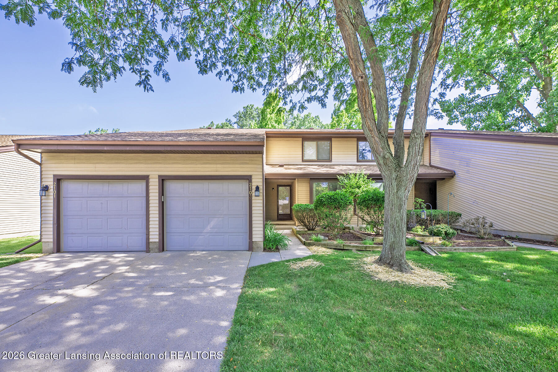 2101 E Provincial House Drive — photo