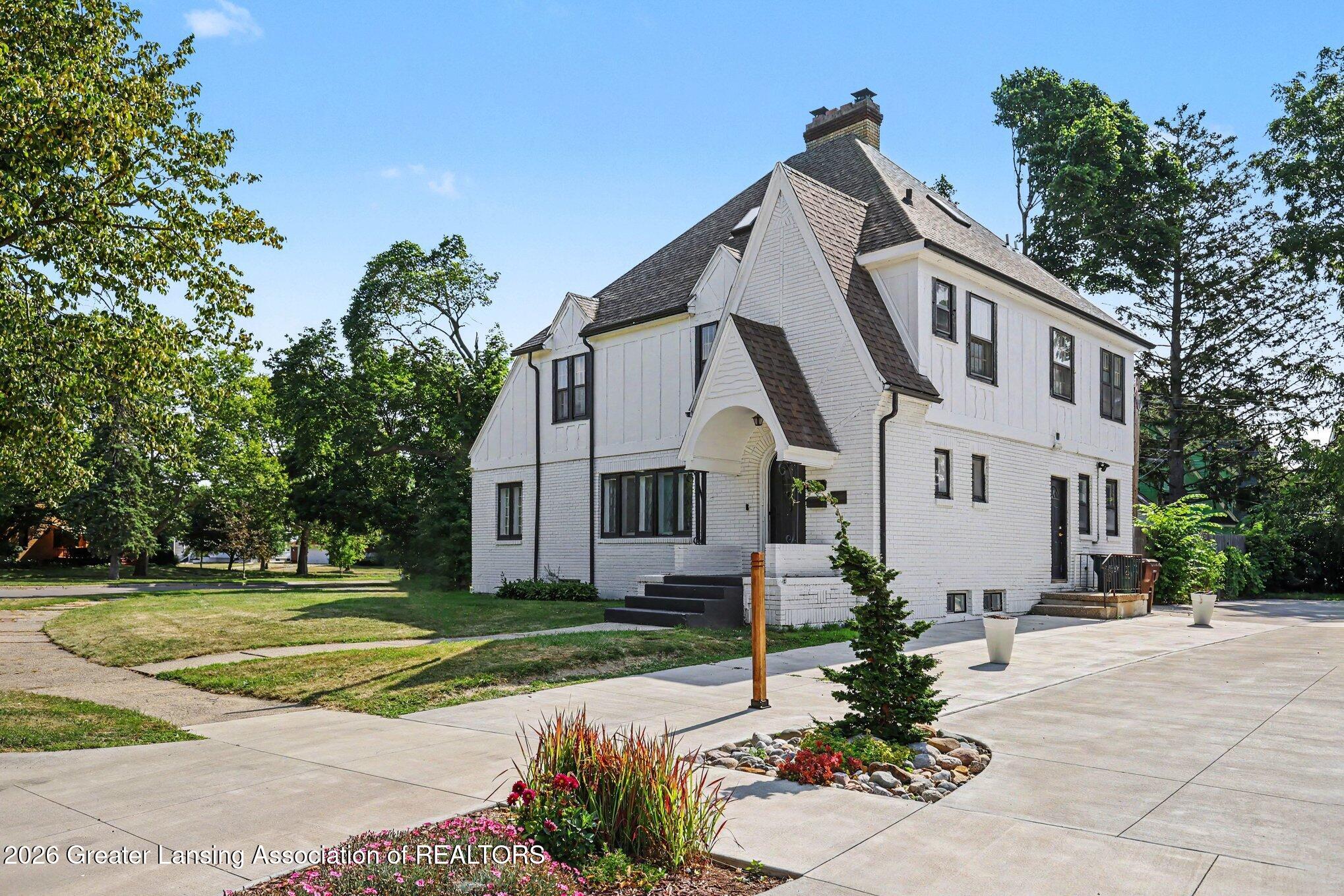 405 Everett Drive, Lansing, MI 48915 — photo 2