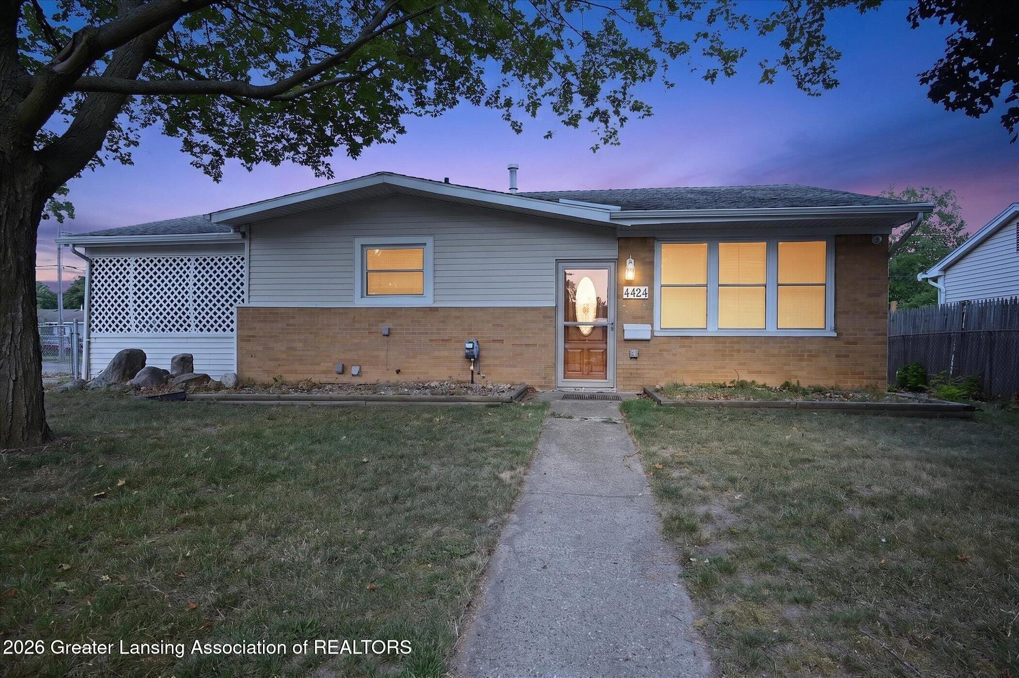 4424 Barclay — photo