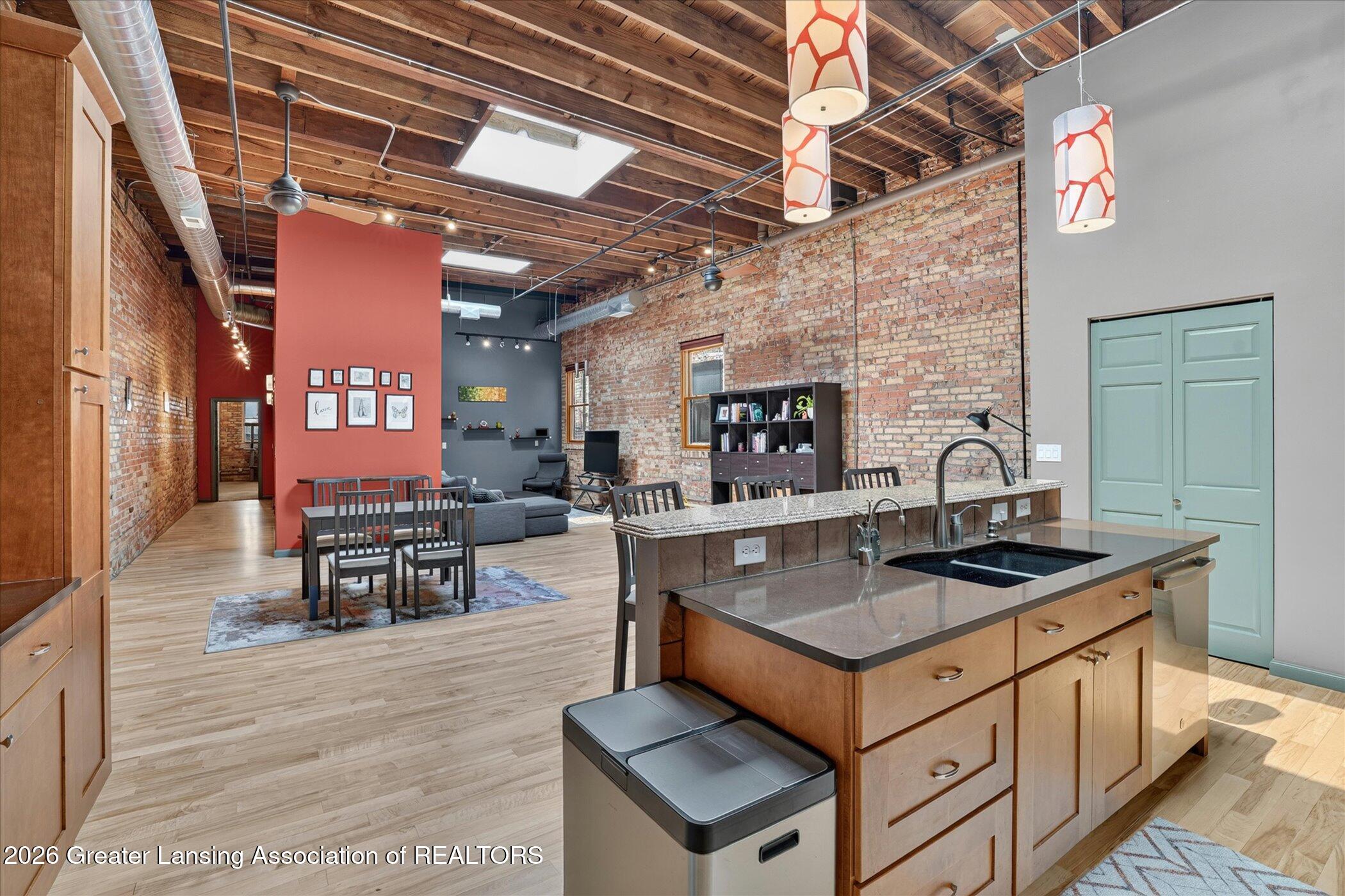 214 S Washington Square 4 — photo