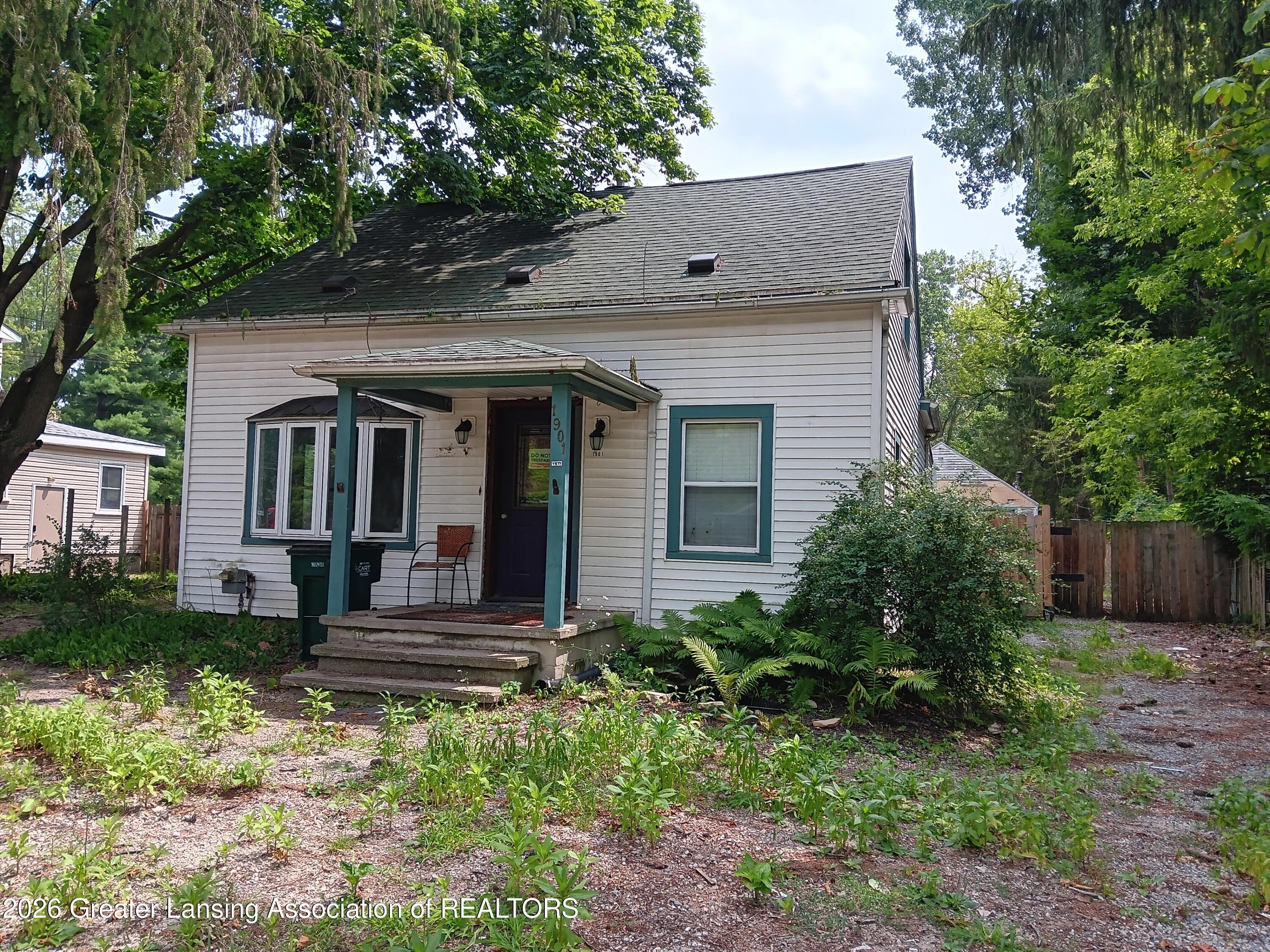 1901 W Holmes Road — photo