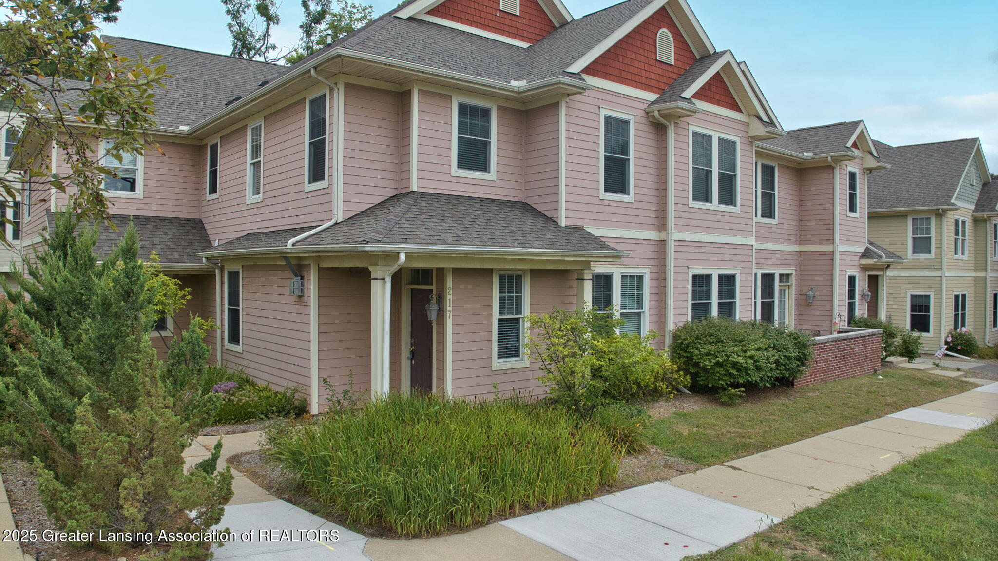 217 E St Joseph Street — photo