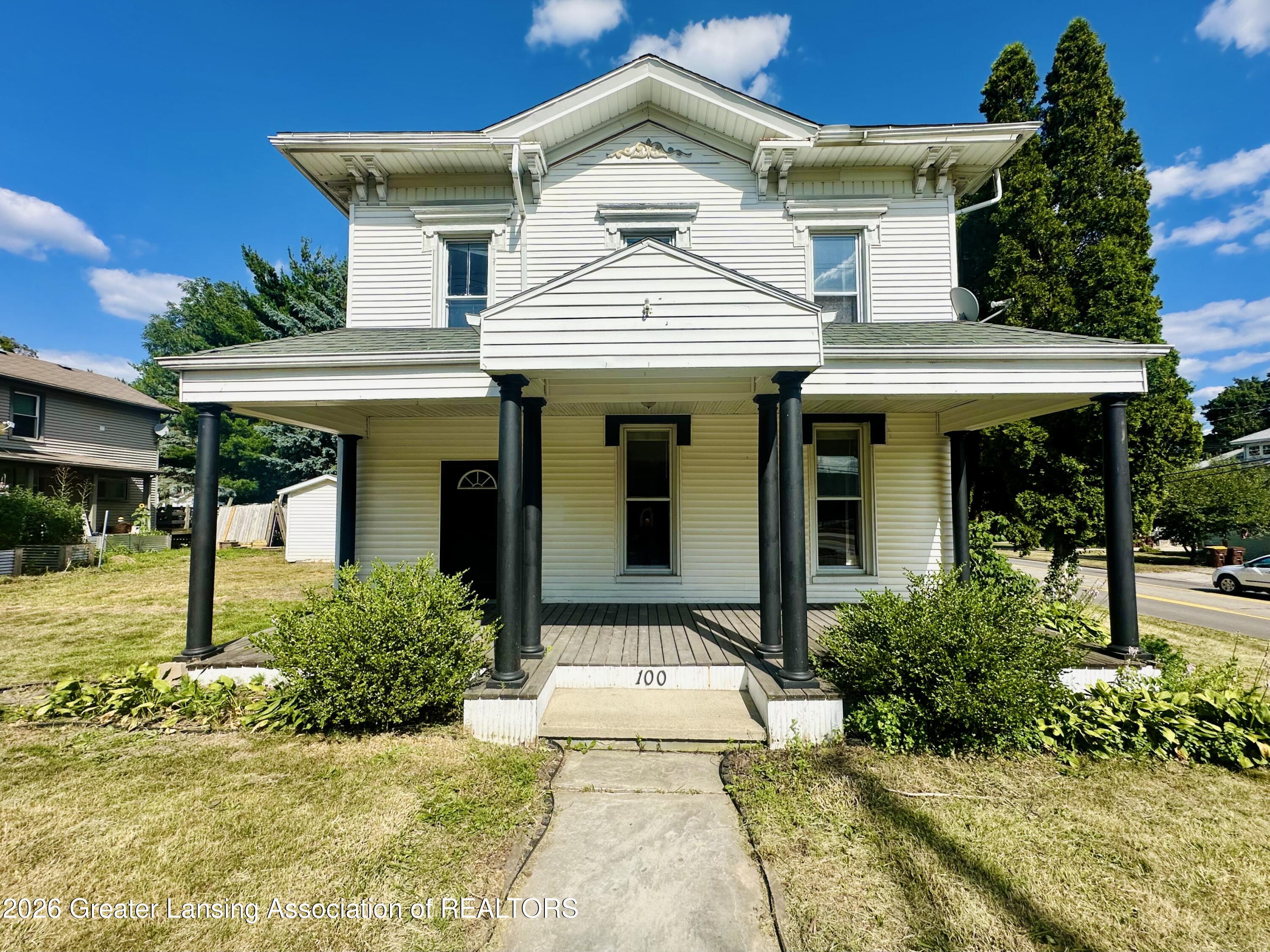 100 N Oakland Street — photo
