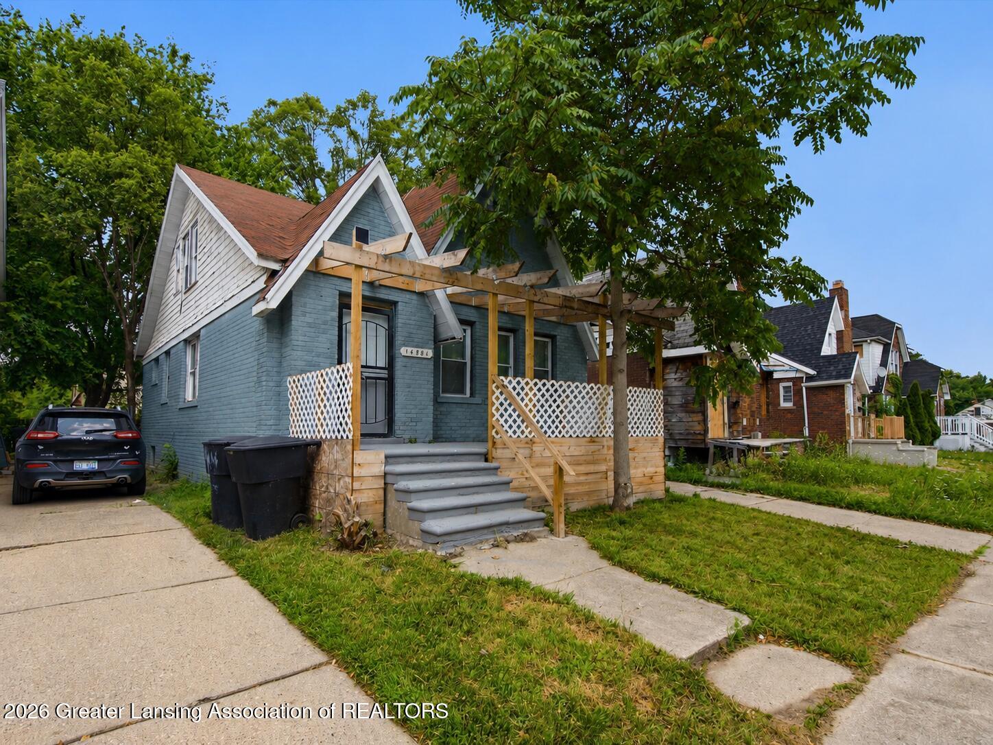 14881 Mapleridge Street — photo