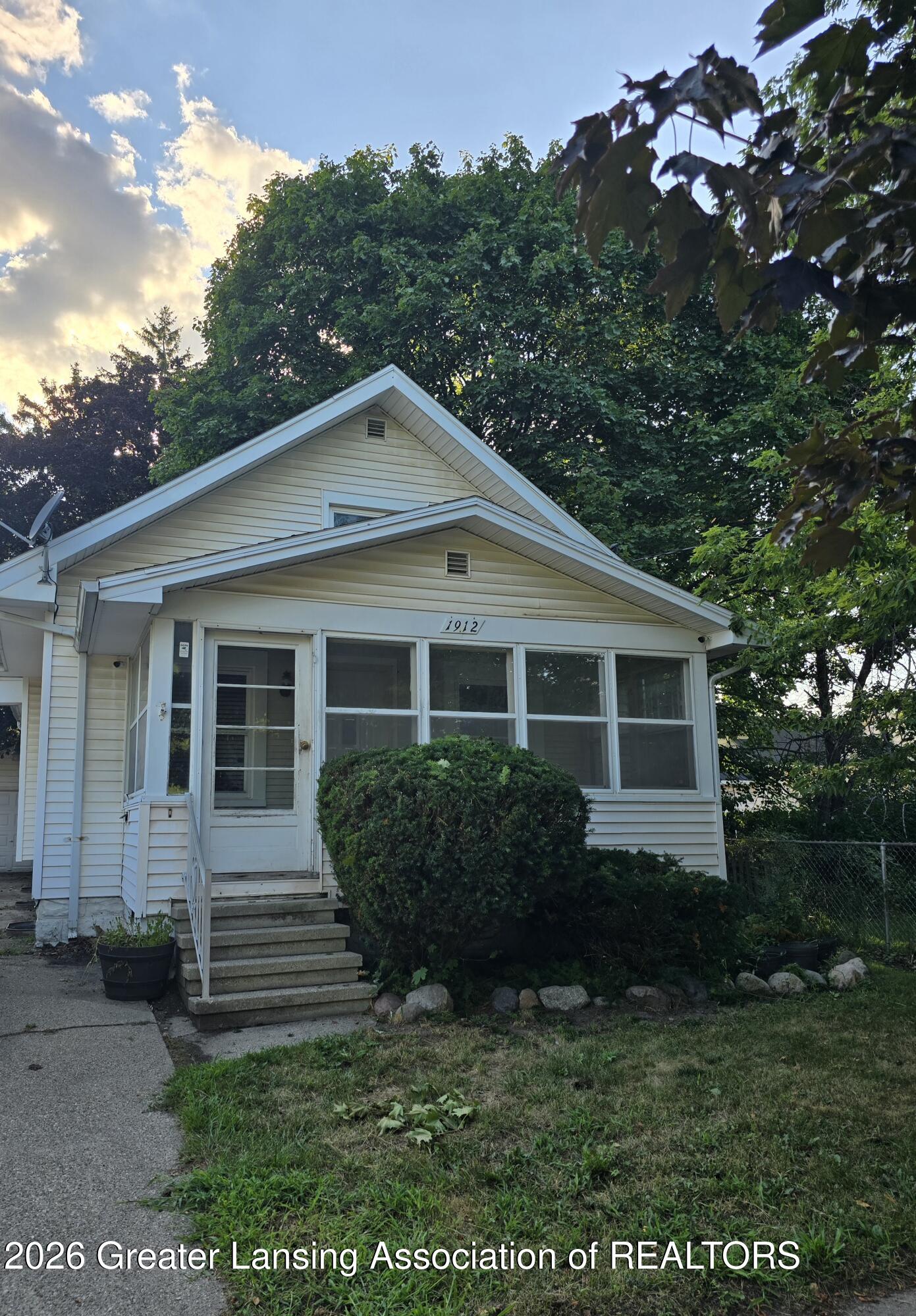 1912 S Rundle Avenue — photo