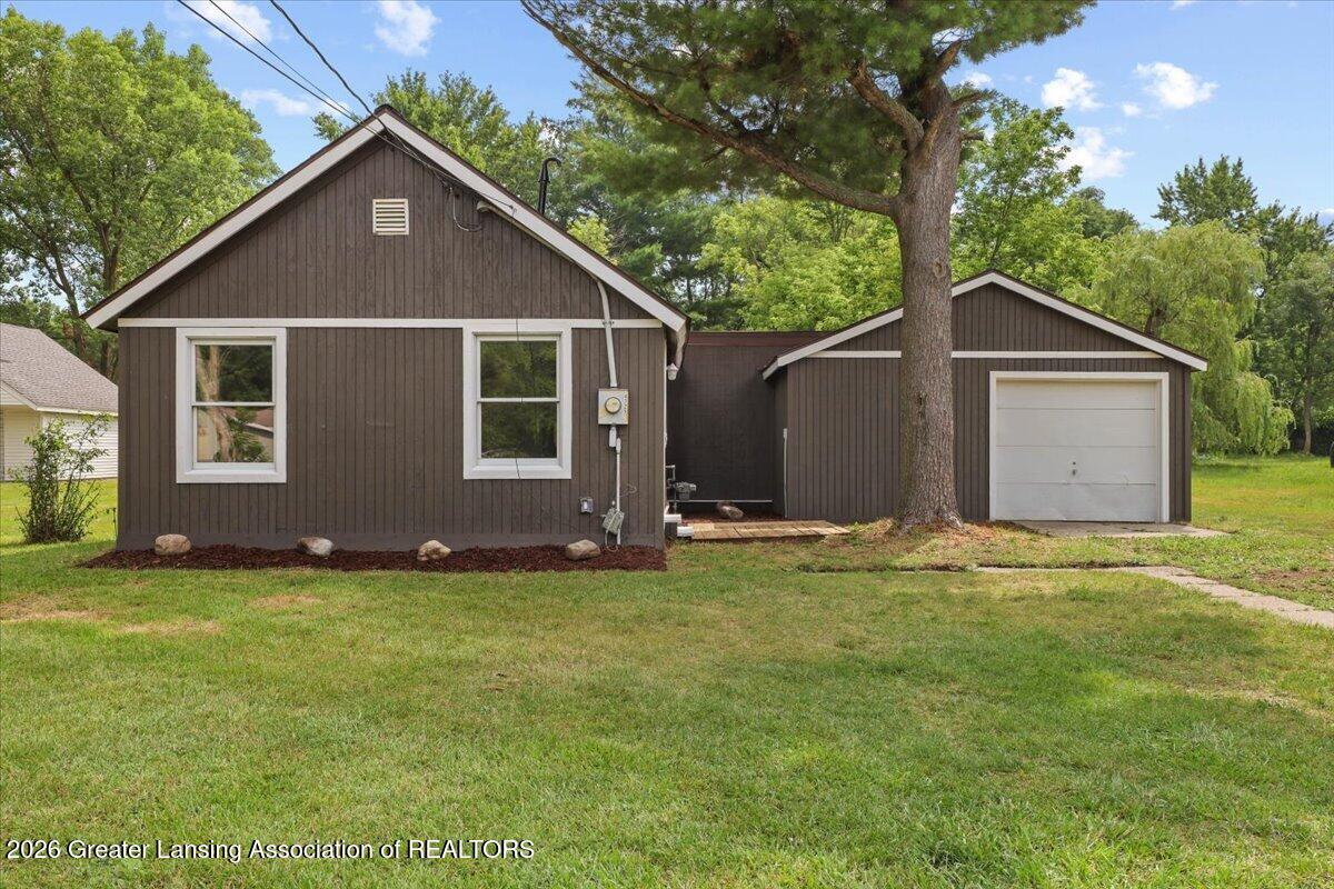 4725 Hughes Road — photo