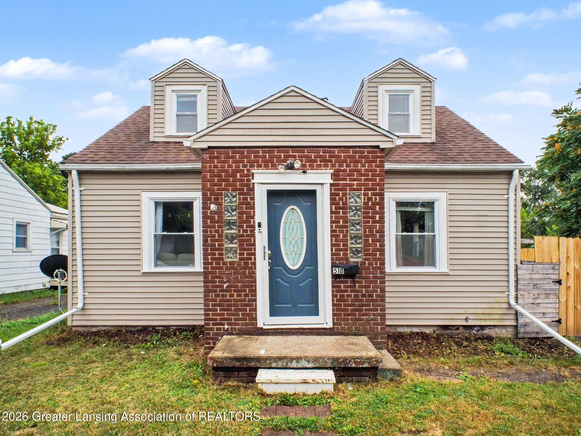 518 Maplehill Avenue — photo