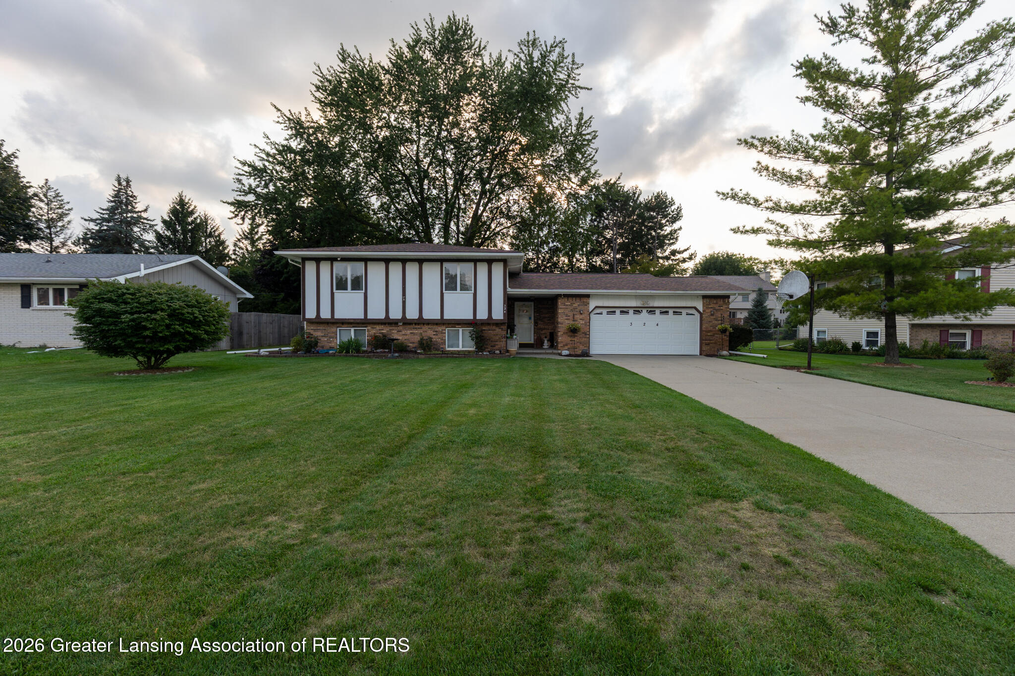 324 Kenway Drive — photo