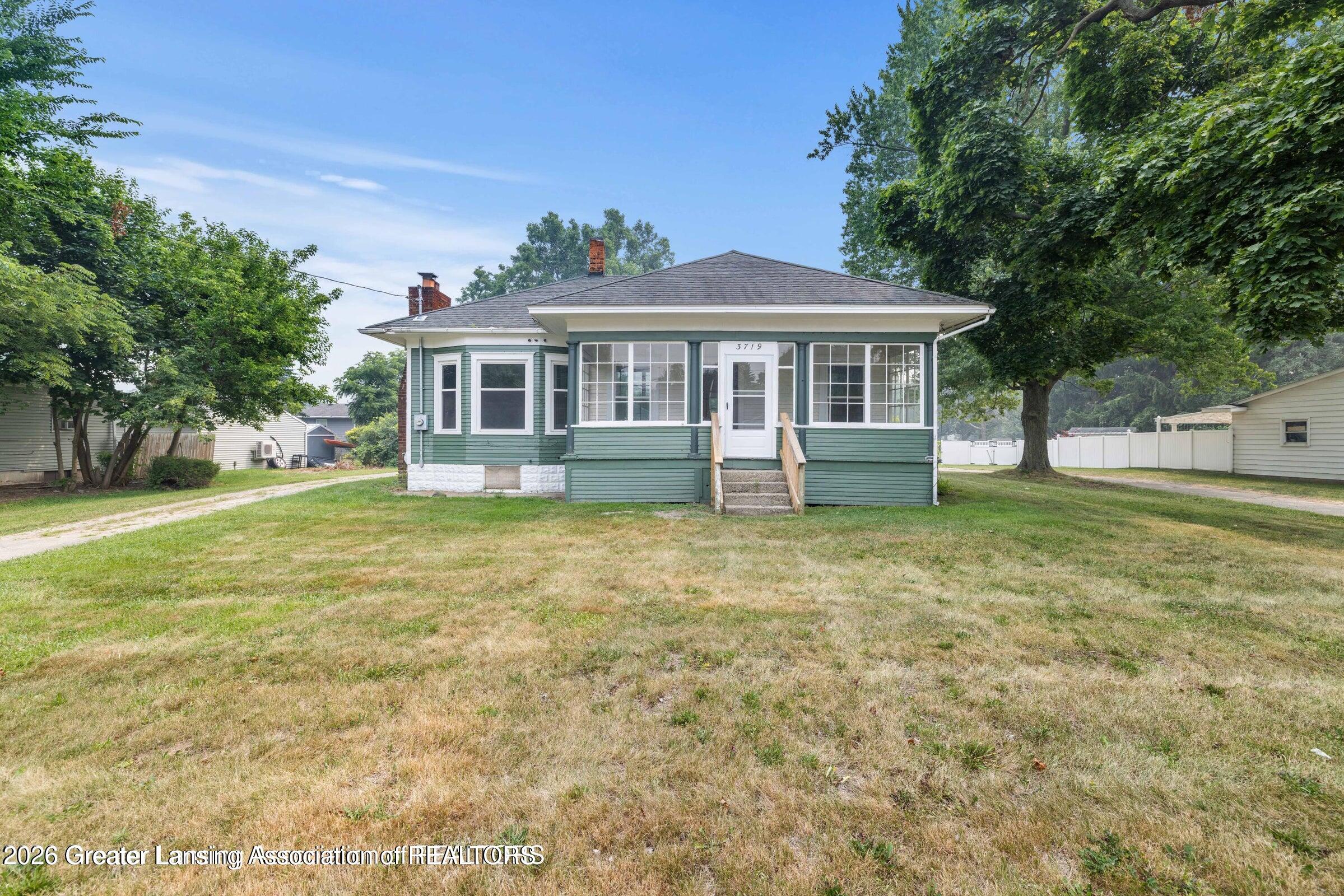 3719 W Willow Street — photo
