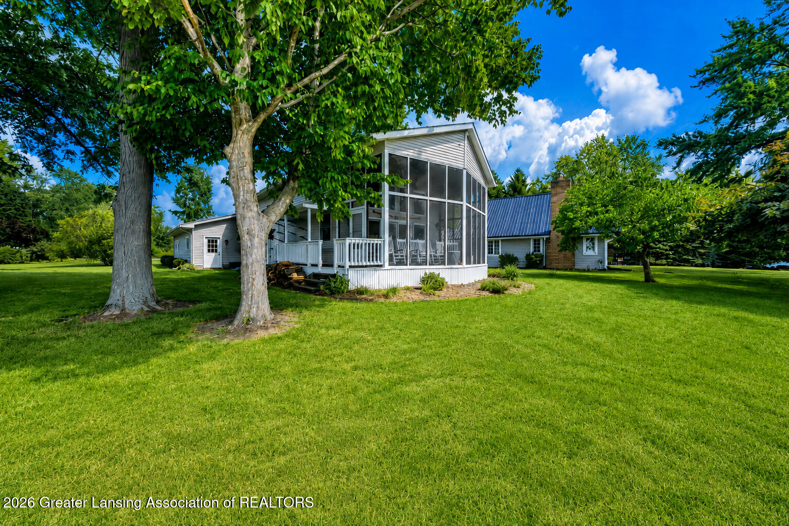4947 Skyline Drive — photo