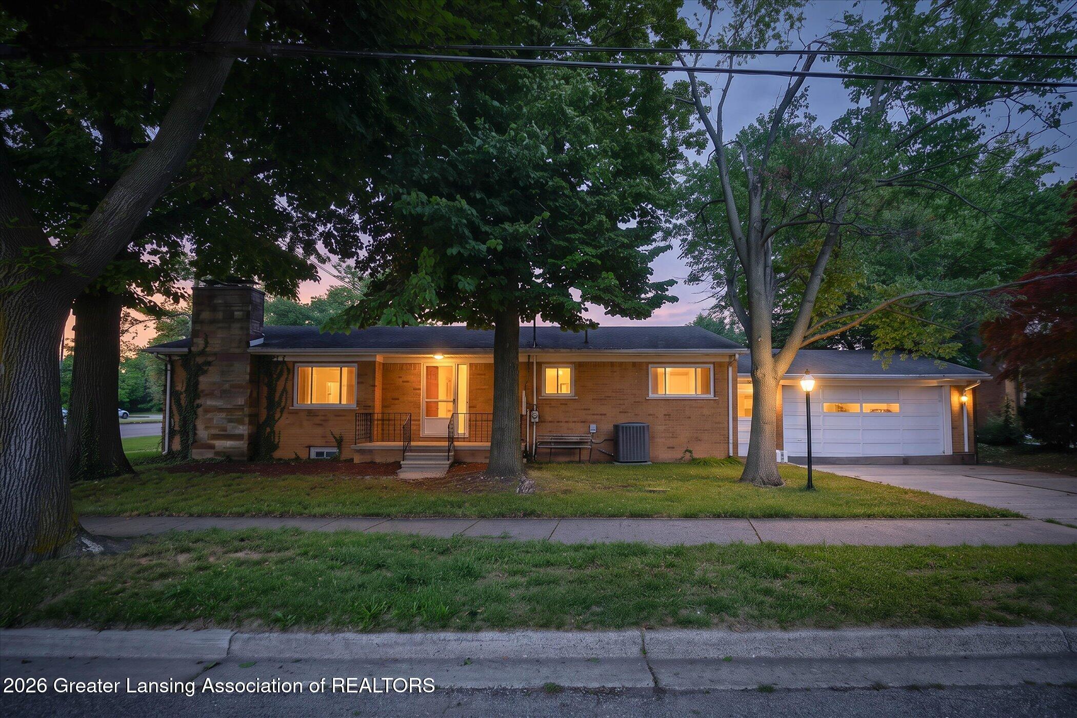 830 Newton Street — photo
