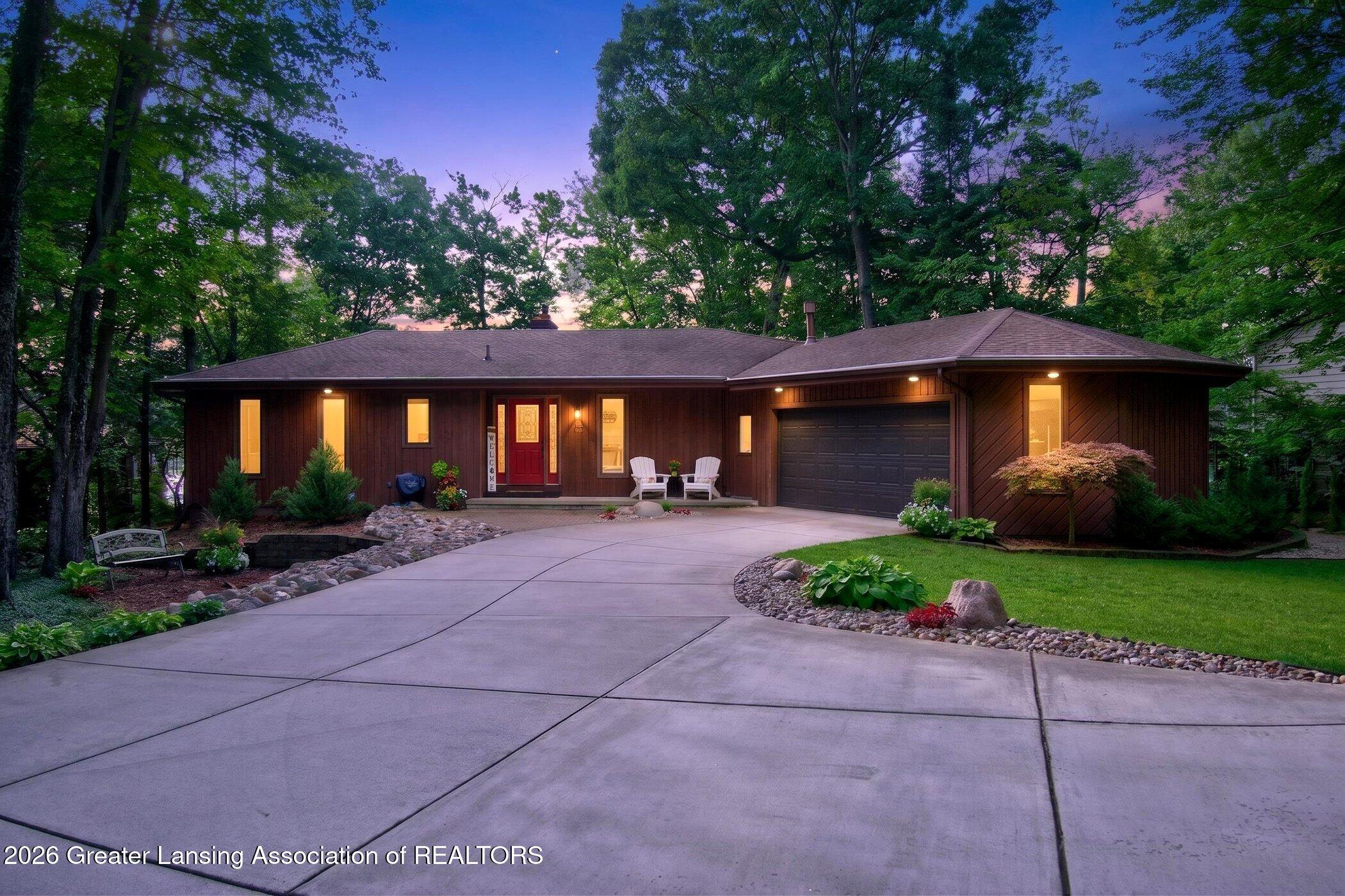 705 W Geneva Drive — photo