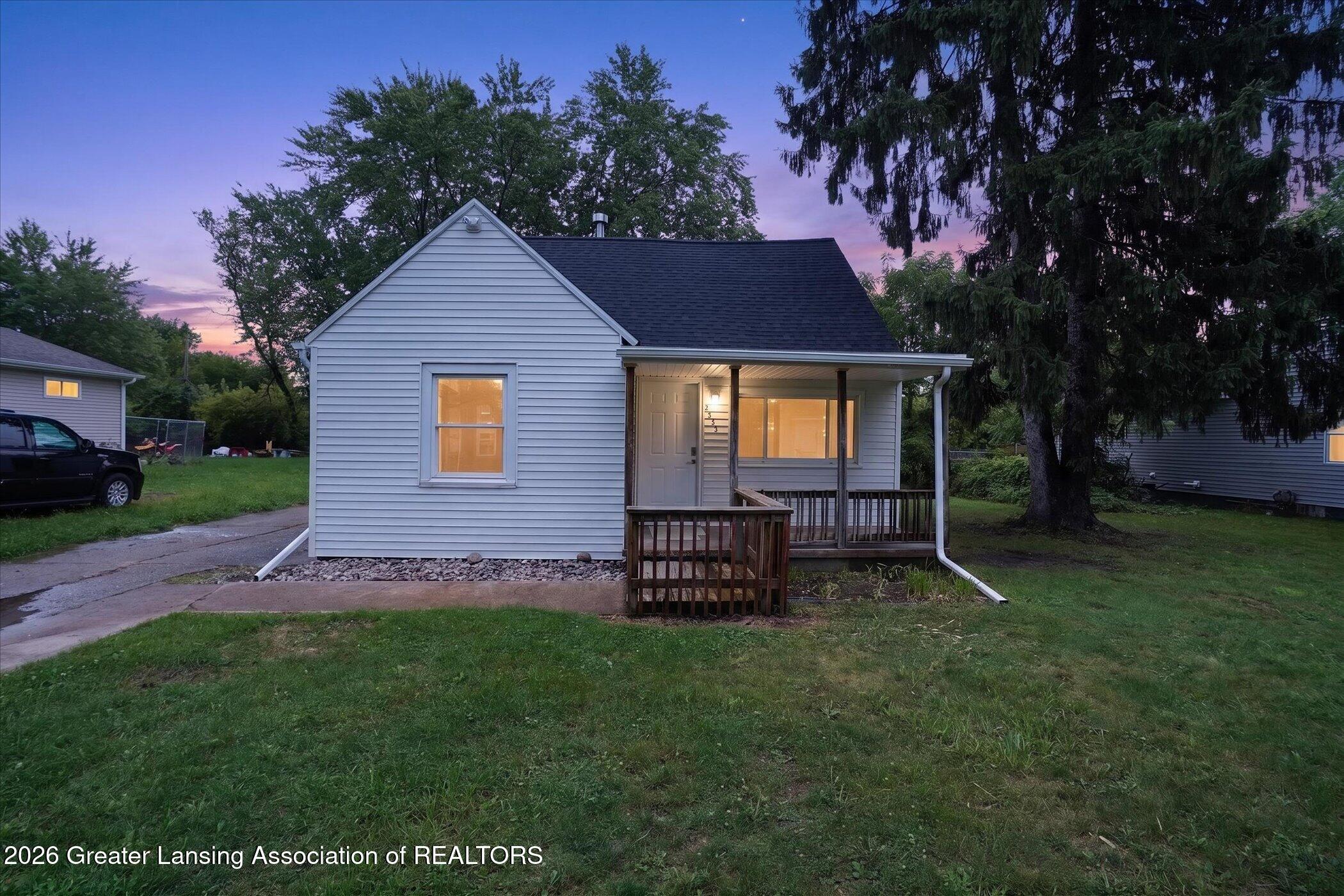 3331 Viking Street — photo
