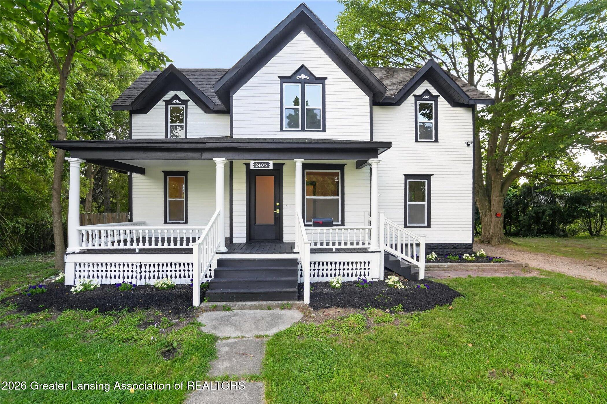 2405 N Grand River Avenue — photo