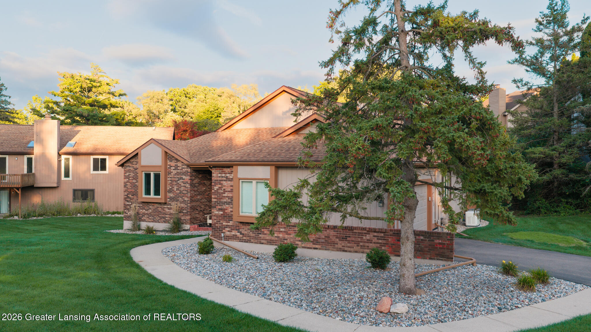 2610 Woodhill Drive — photo