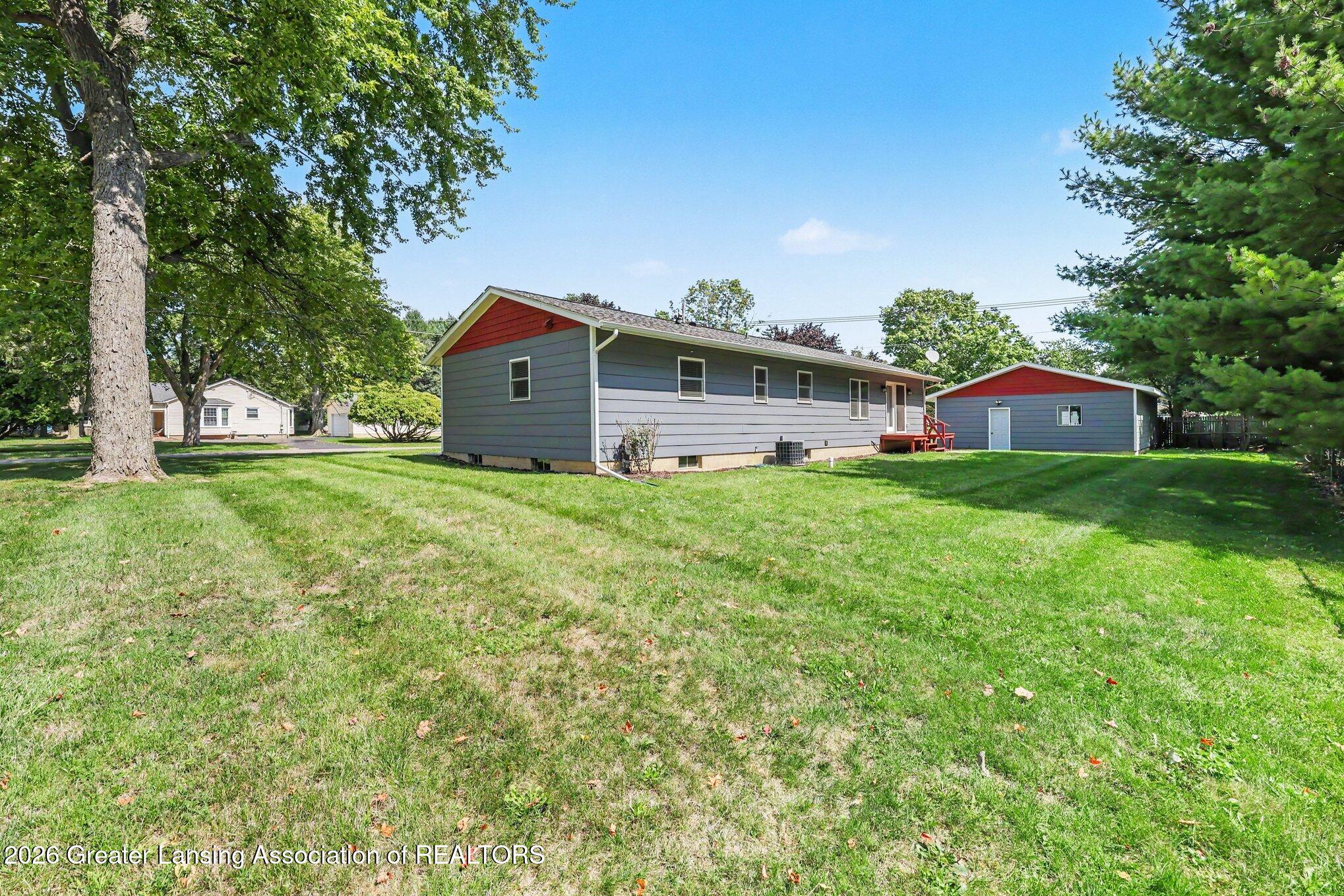 110 E Beech, Webberville, MI 48892 — photo 2