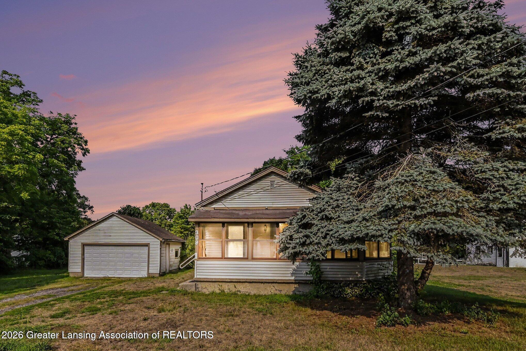 309 Burgess Street — photo