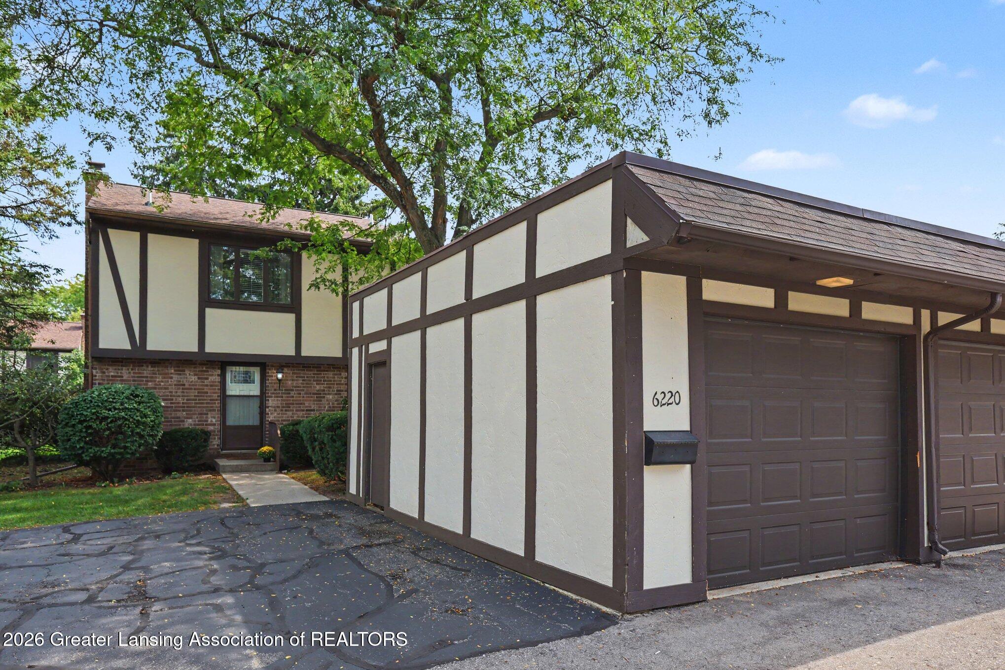 6220 Cobblers Drive — photo