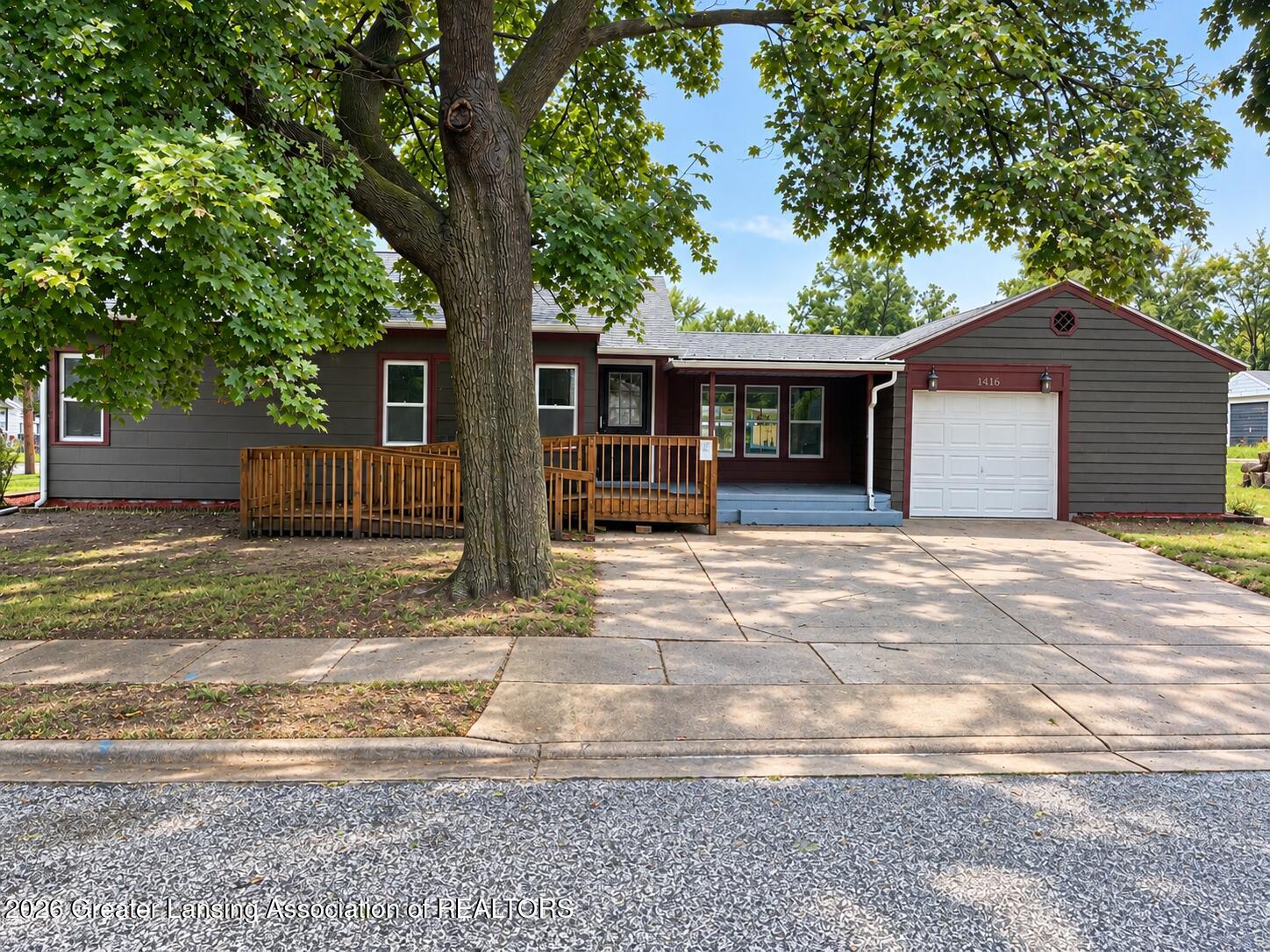 1416 E North Street — photo