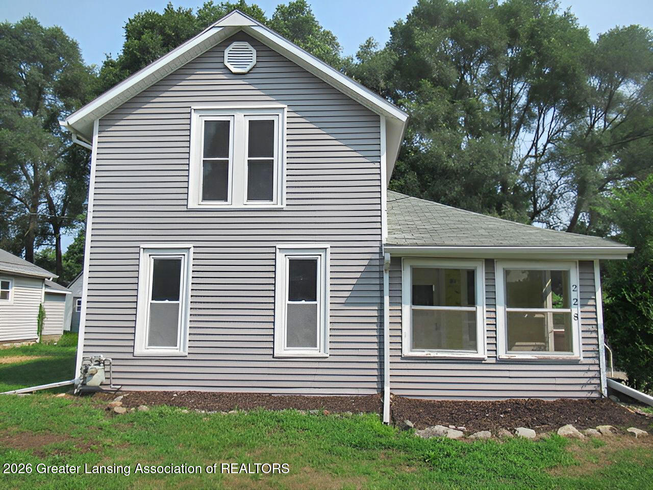 228 W Pearl Street — photo