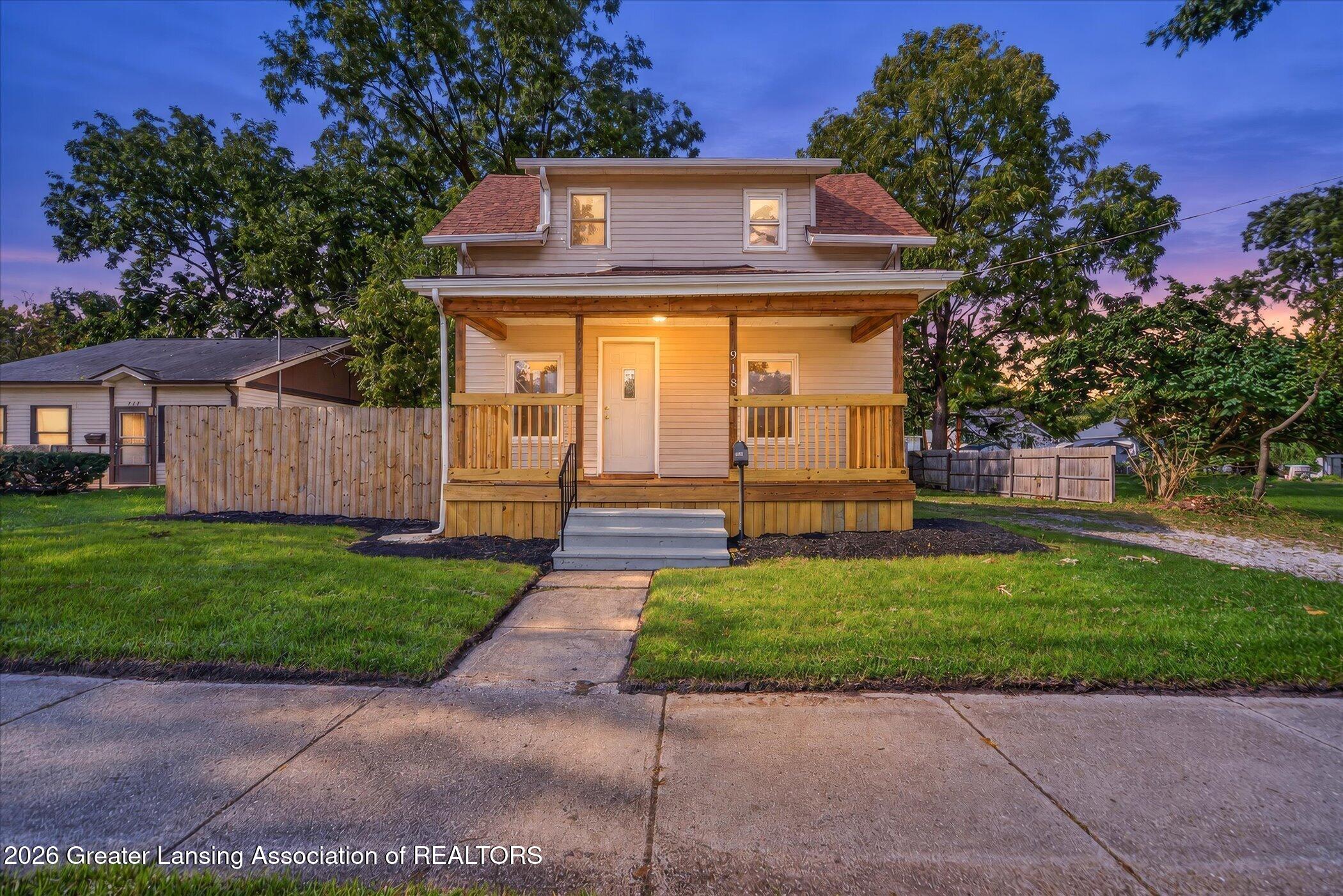 918 N Blackstone Street — photo