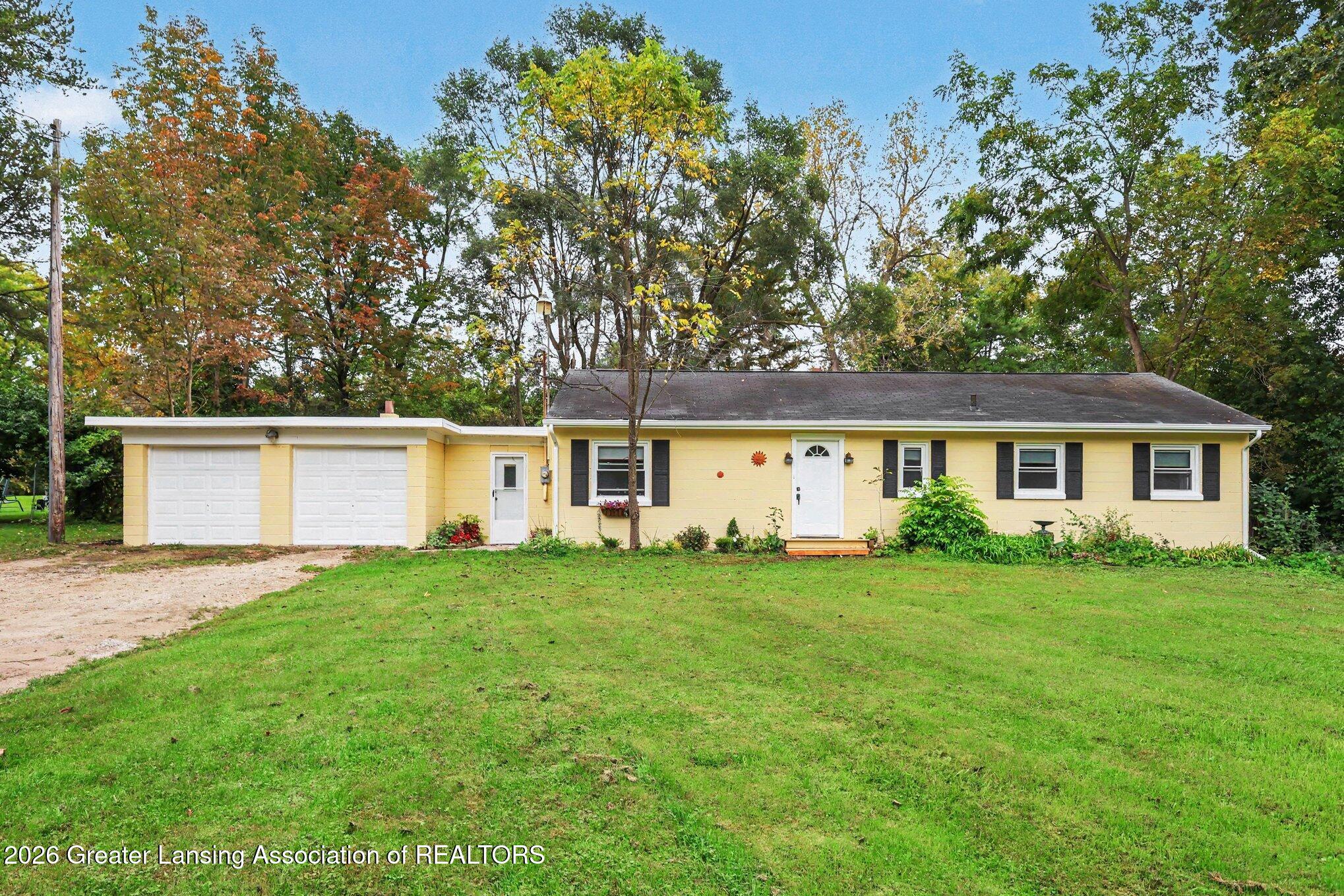 16489 Center Road — photo