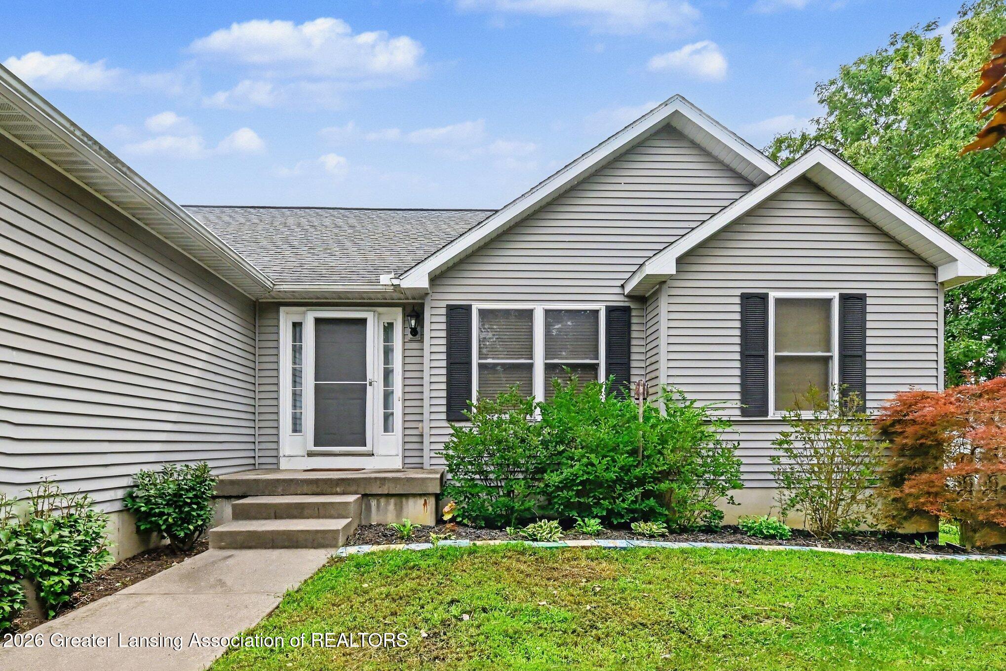 1206 N Waverly Road — photo