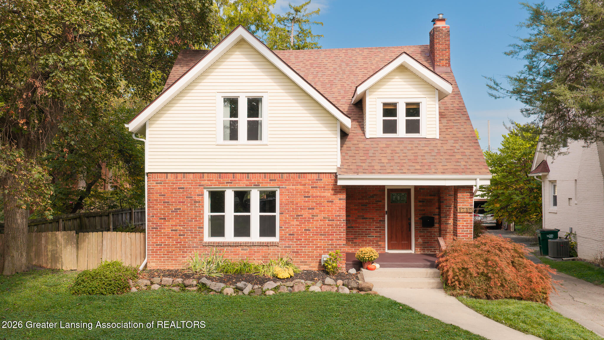 1712 W Lenawee Street — photo