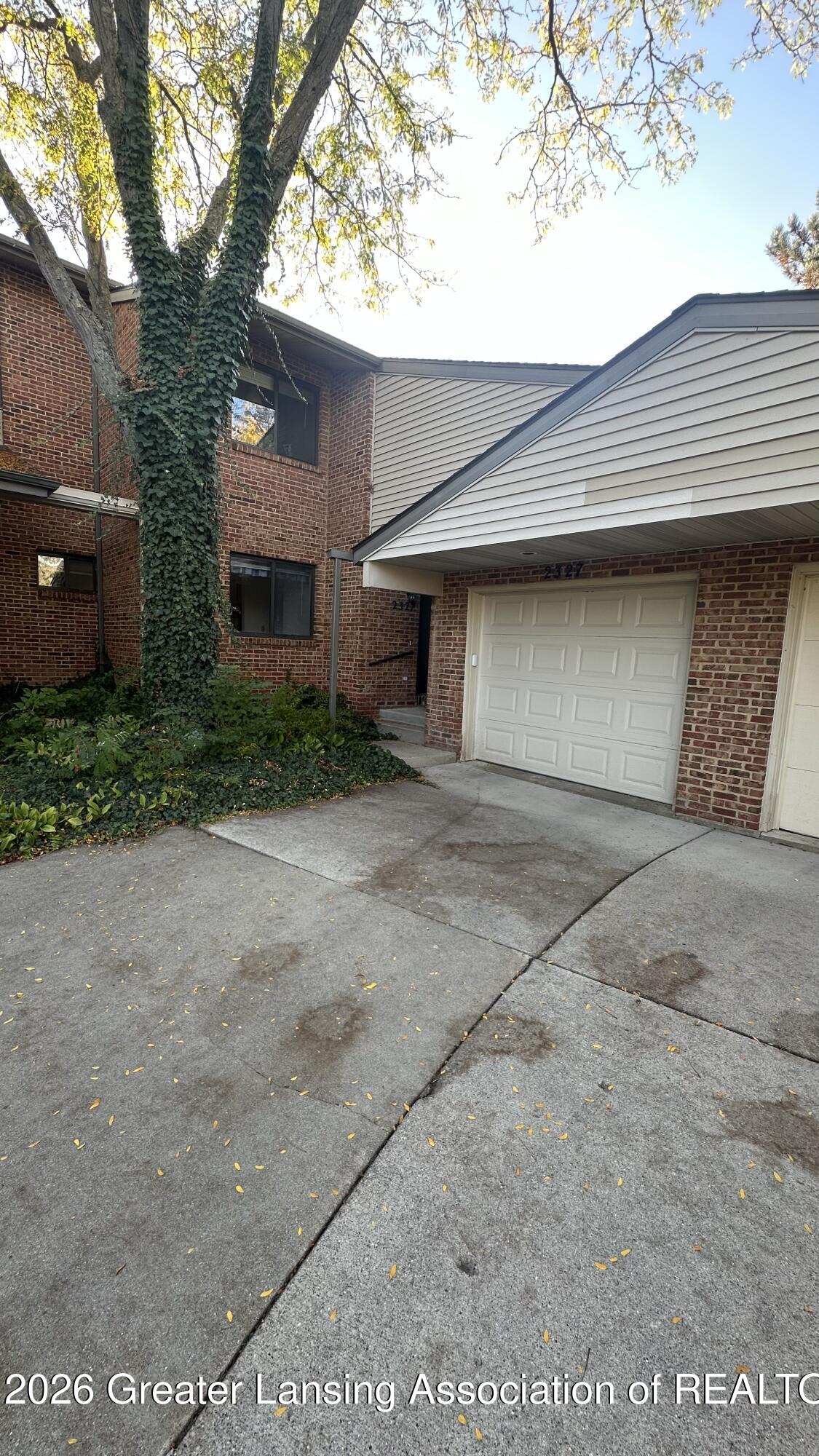 2327 E Coyote Creek Drive — photo
