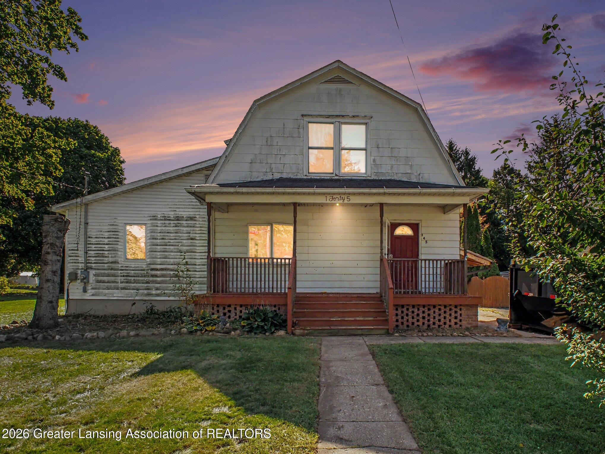 145 W Oak Street — photo